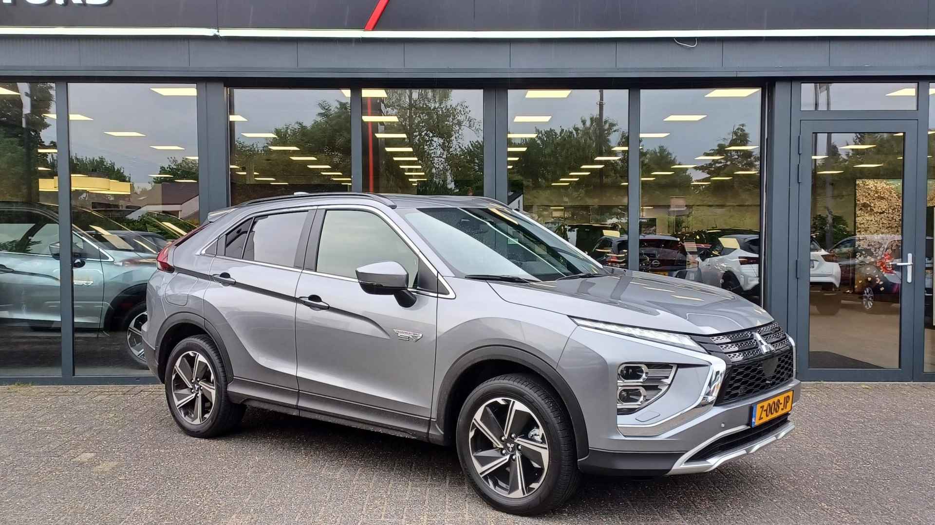 Mitsubishi Eclipse Cross 2.4 PHEV Intense+ - 8/26