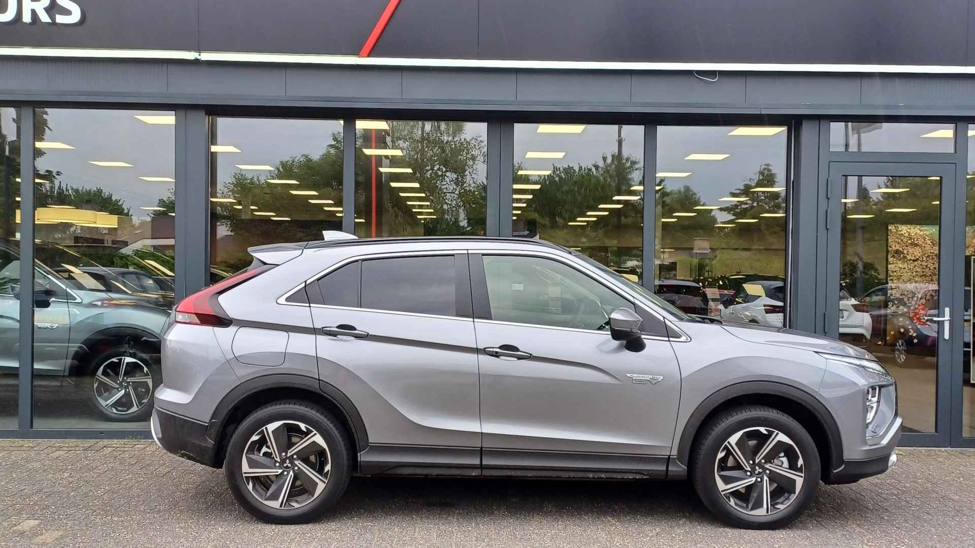 Mitsubishi Eclipse Cross 2.4 PHEV Intense+ DEMO - 16/26