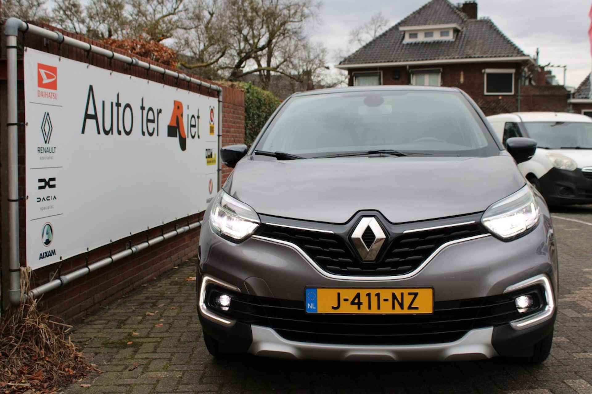 RENAULT Captur TCe 90 pk Intens  o.a. trekhaak/stoelverwarming - 2/40