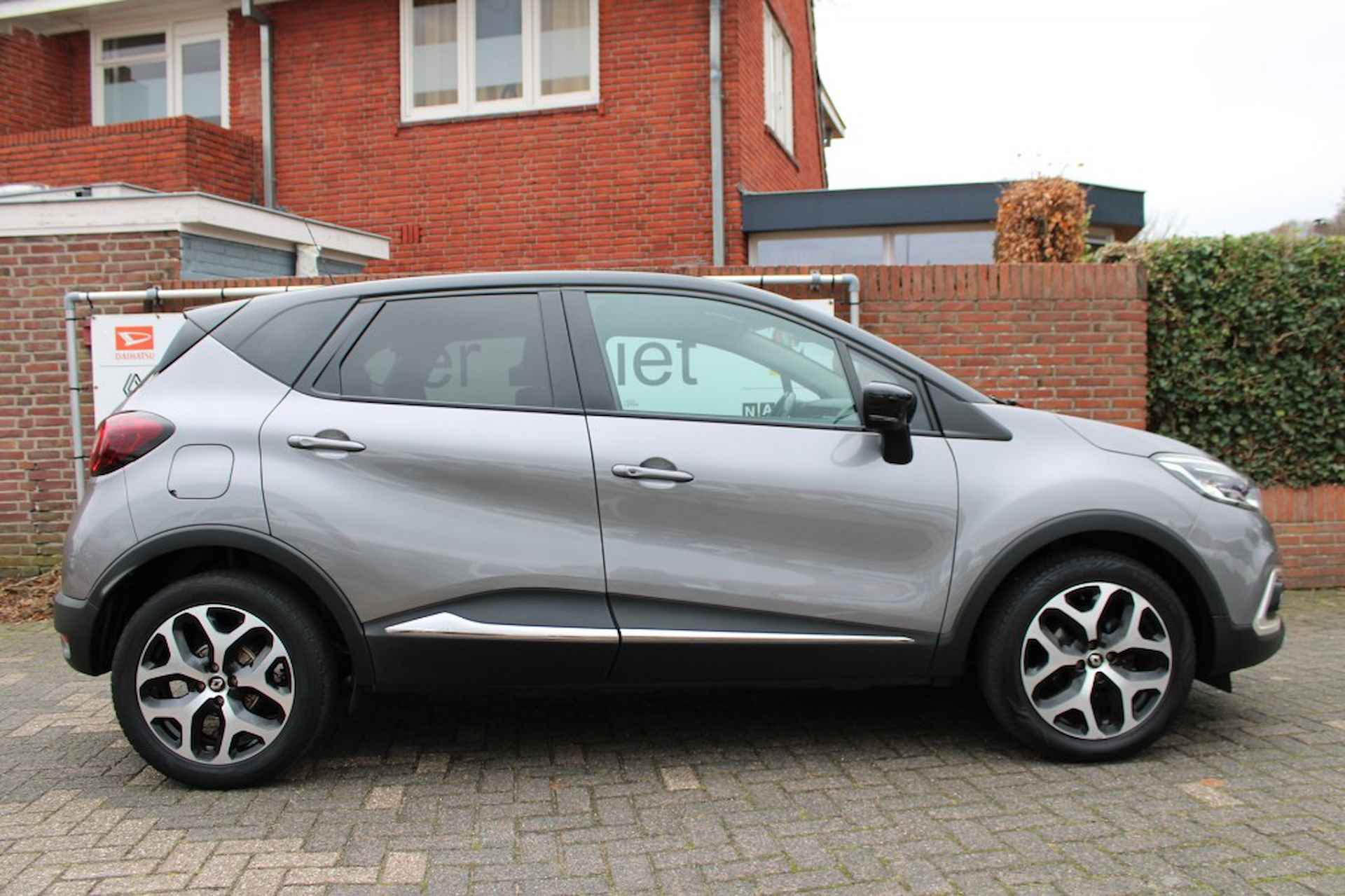 RENAULT Captur TCe 90 pk Intens  o.a. trekhaak/stoelverwarming - 8/40