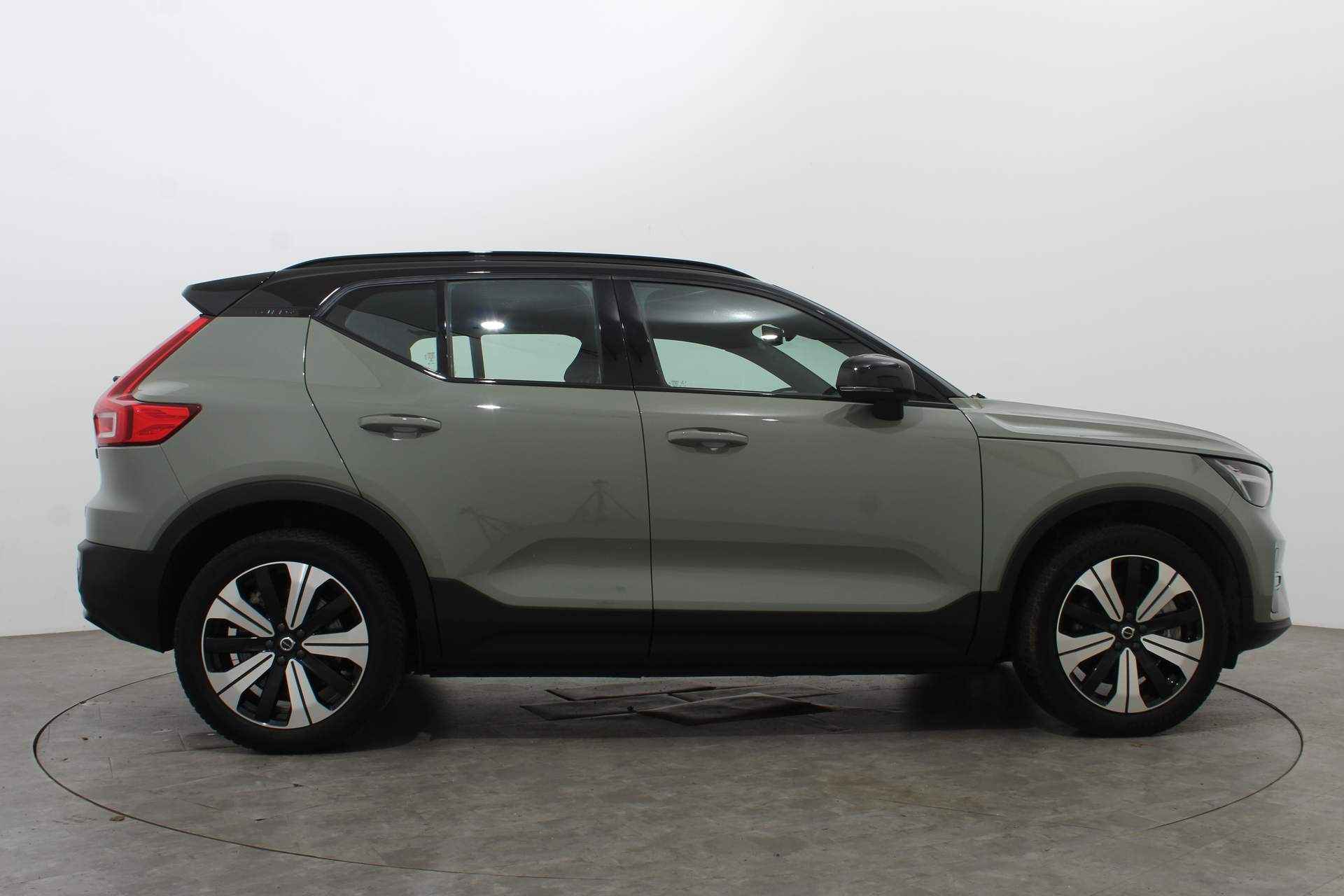 Volvo XC40 RECHARGE 232PK PLUS 70 KWH | Pilot Assist | Warmtepomp | Camera | Winterpakket - 17/52