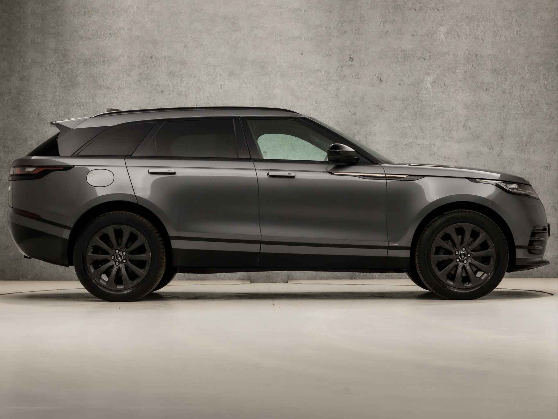 Land Rover Range Rover Velar 2.0 P300 Turbo AWD HSE Sport 301Pk Automaat (PANORAMADAK, APPLE CARPLAY, GROOT NAVI, LEDER, MEMORY SEATS, MERIDIAN, MATRIX LED, CAMERA, NIEUWSTAAT) - 4/42