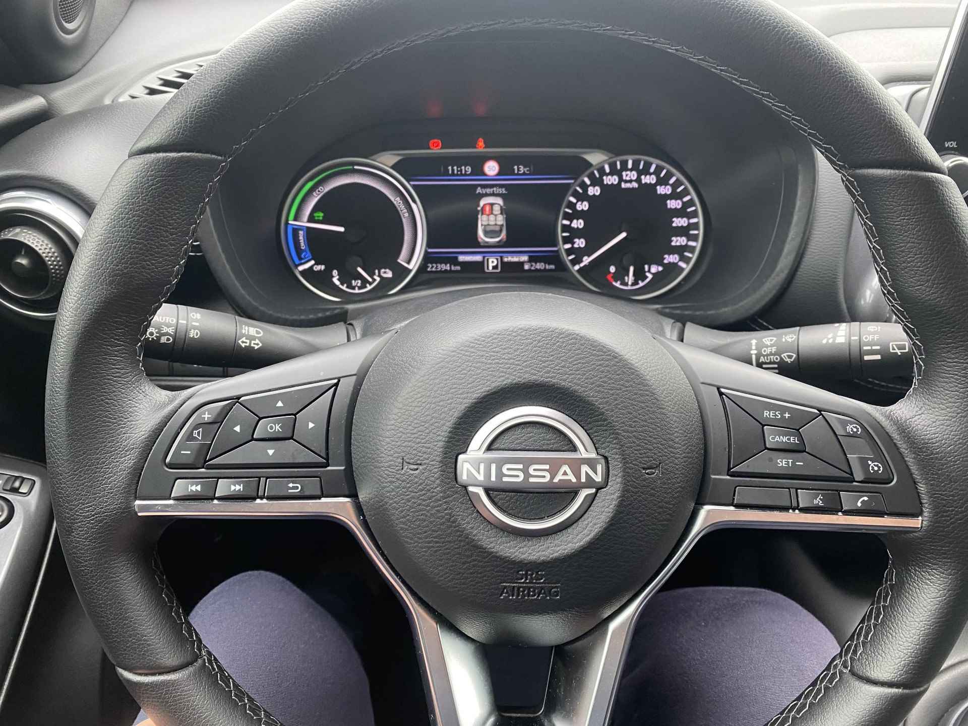 Nissan Juke 1.6 Hybrid N-Connecta - 10/17