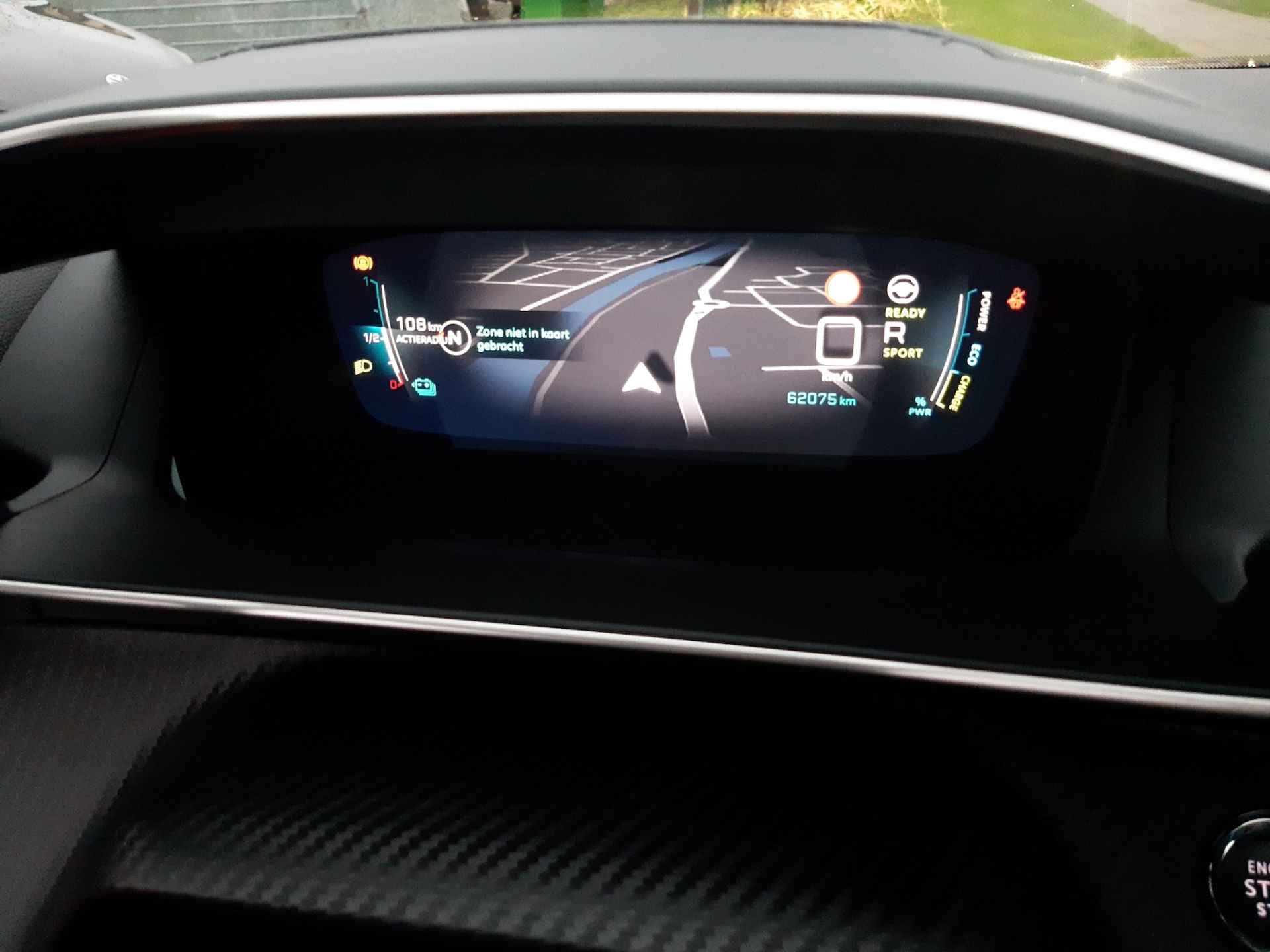 Peugeot e-2008 EV GT 50 kWh (136 PK) 1e-Eig, Peugeot-Dealer-Onderh, 12-Mnd-BOVAG, NL-Auto, Panoramadak, Leer, Navigatie/Apple-Carplay/Android-Auto, Adaptive-Cruisecontrol, Keyless-Entry/Start, Parkeersensoren-V+A, DAB, Stoelverwarming, Sportstoelen, Licht-Zicht-Pakket, Lm-Velgen-18Inch, Privacy-Glas - 39/46