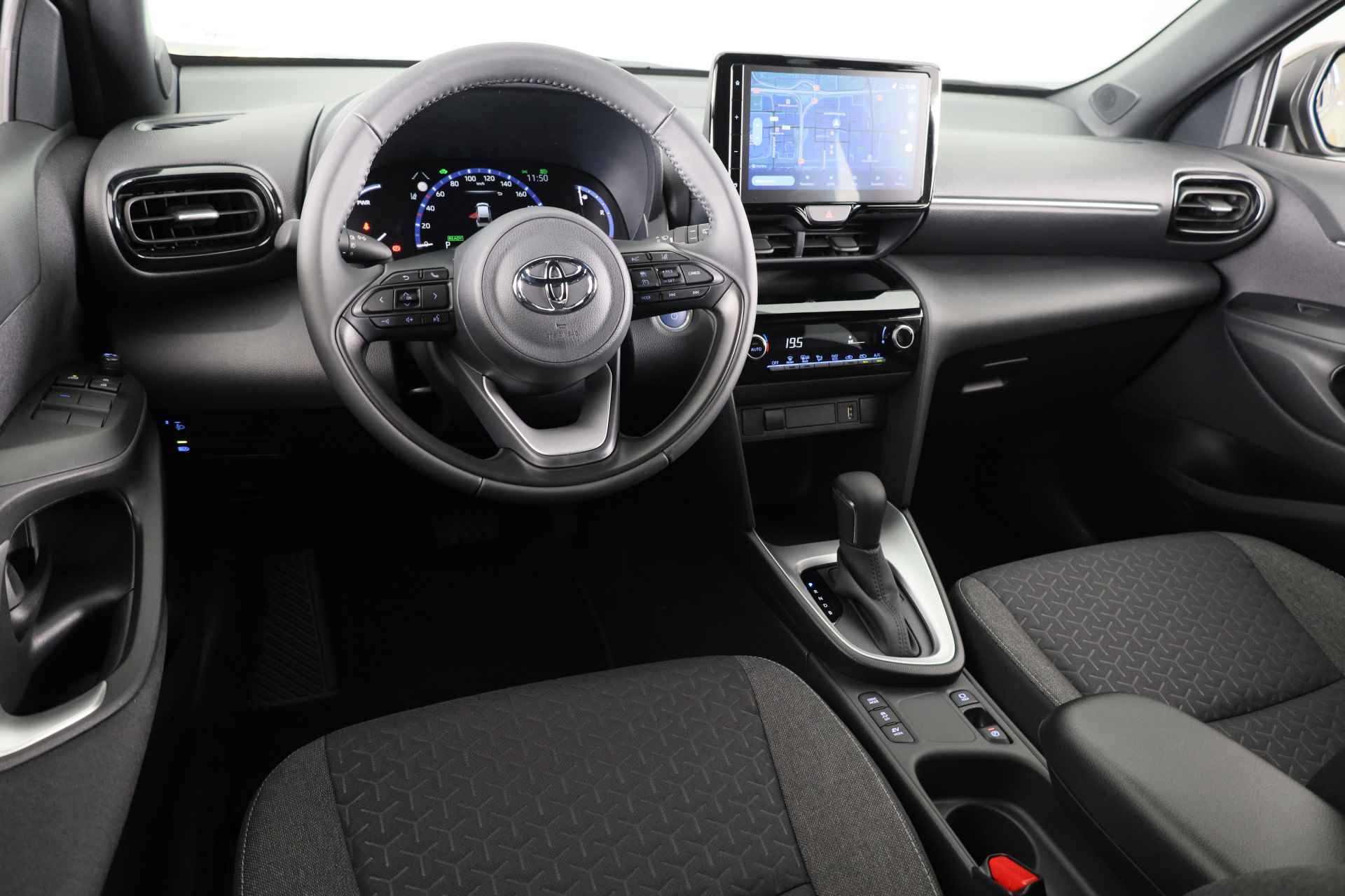 Toyota Yaris Cross 1.5 Hybrid Dynamic *DEMO* | Fabrieksgarantie t/m 04-2034 mogelijk! - 8/41