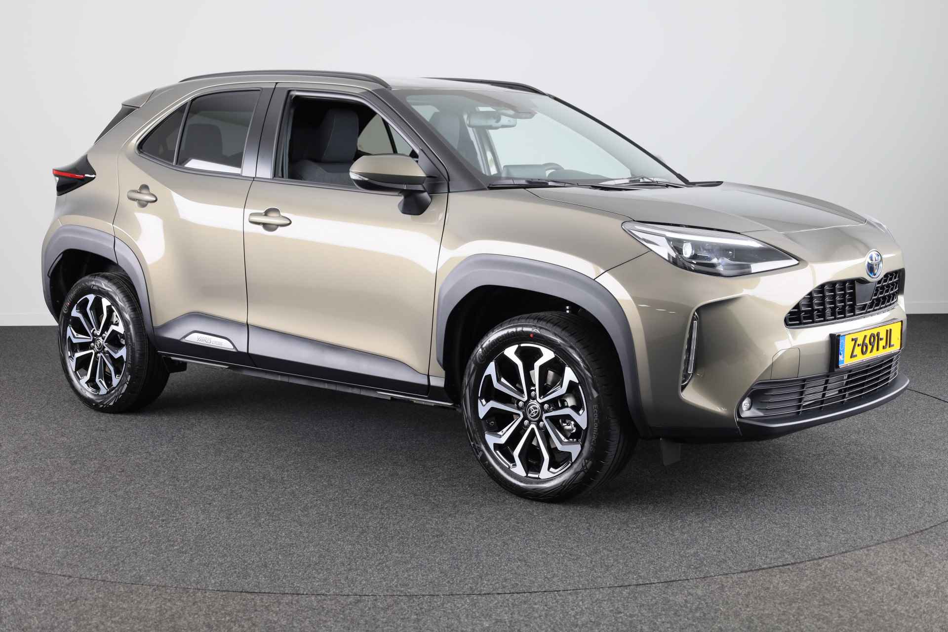 Toyota Yaris Cross 1.5 Hybrid Dynamic *DEMO* | Fabrieksgarantie t/m 04-2034 mogelijk! - 18/41