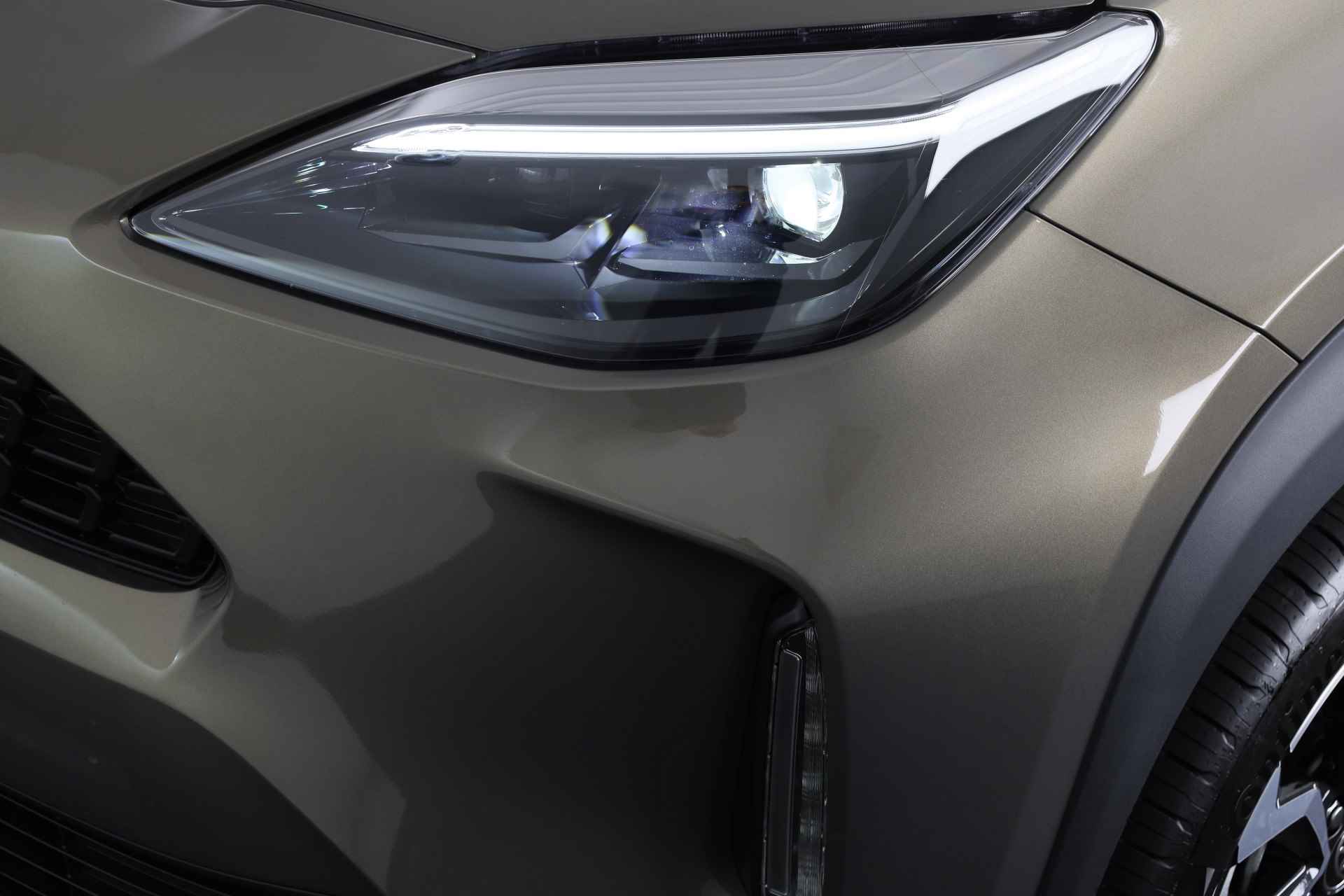 Toyota Yaris Cross 1.5 Hybrid Dynamic *DEMO* | Fabrieksgarantie t/m 04-2034 mogelijk! - 38/41