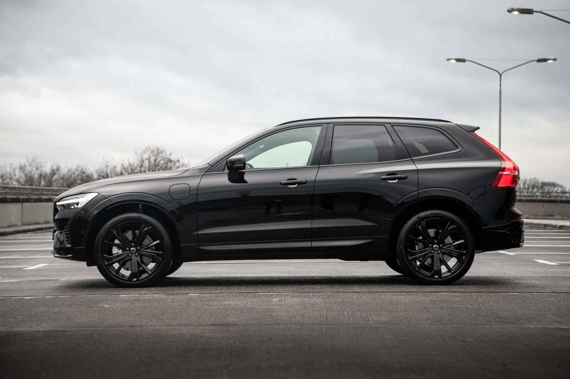 Volvo XC60 2.0 T6 Plug-in hybrid AWD Ultra Black Edition | | Nieuw | Van € 80.840,- voor € 67.845,- - 4/45