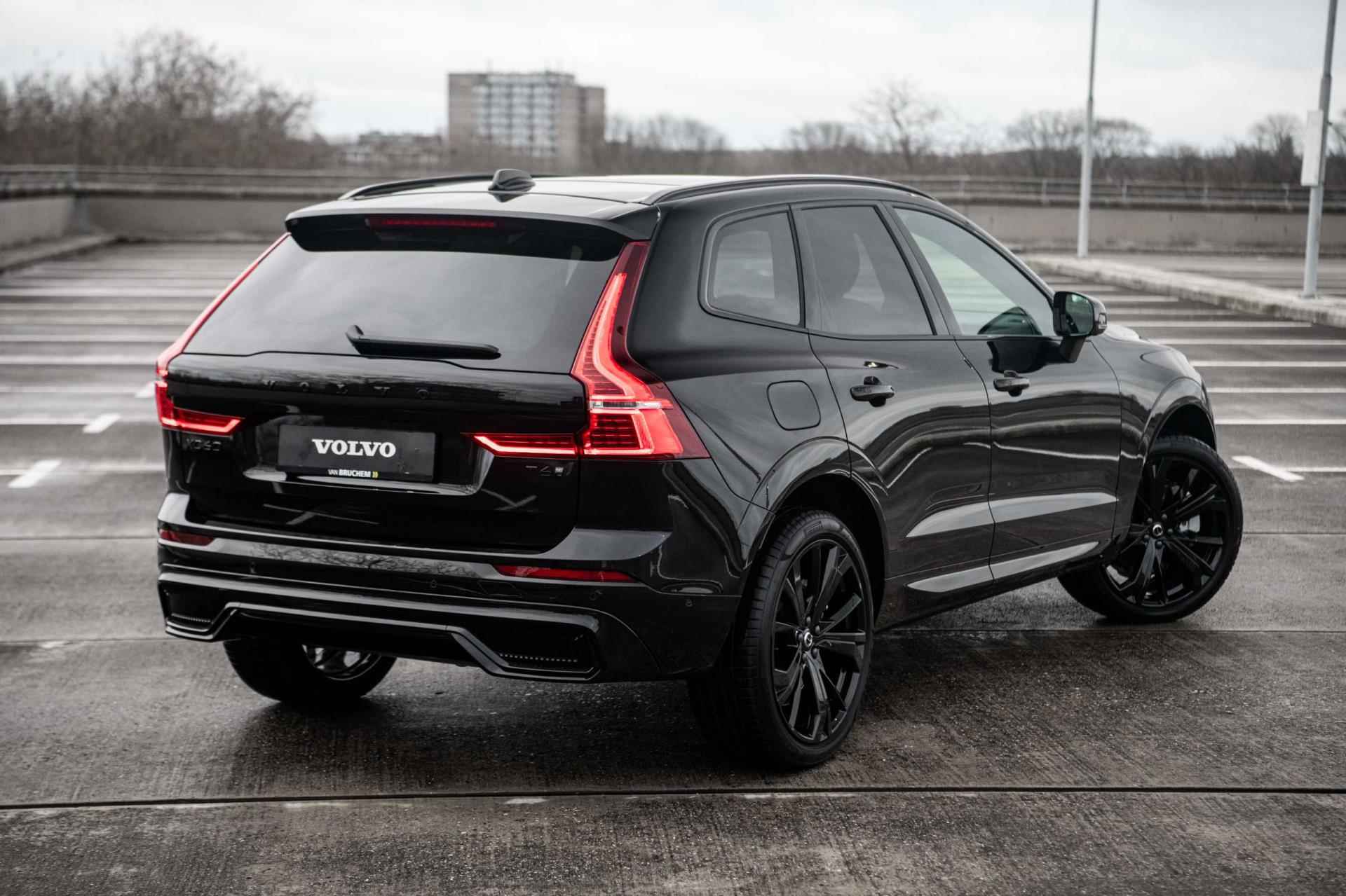 Volvo XC60 2.0 T6 Plug-in hybrid AWD Ultra Black Edition | | Nieuw | Van € 80.840,- voor € 67.845,- - 15/45