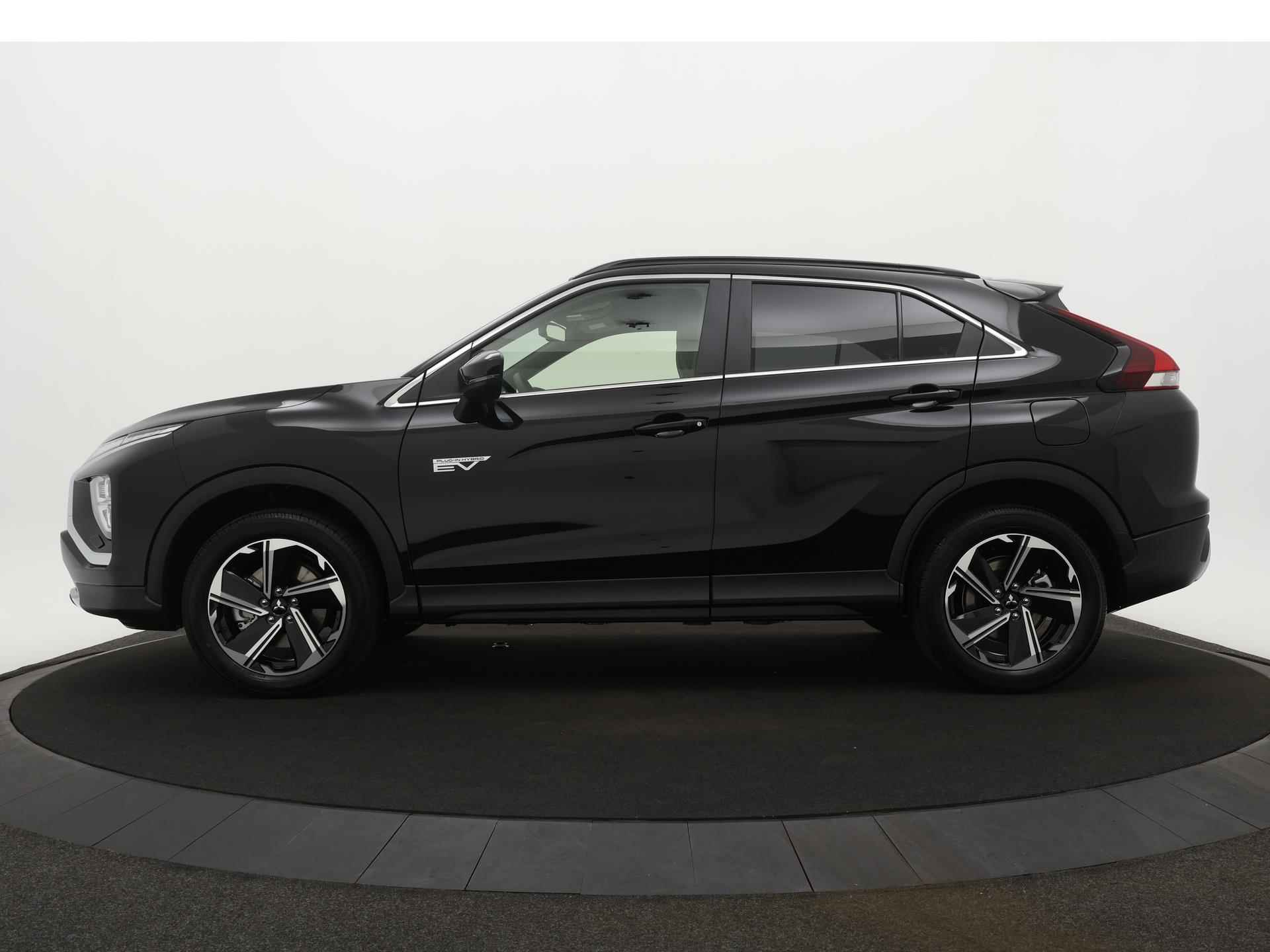 Mitsubishi Eclipse Cross 2.4 PHEV Intense+ | Standkachel met timerfunctie | Dual-zone climate control | Parkeersensoren vóór en achter - 2/33