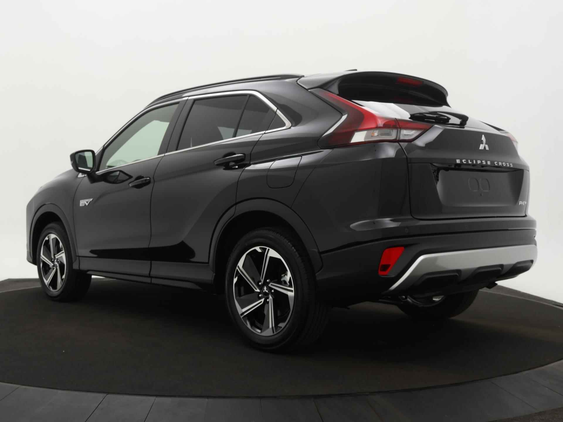 Mitsubishi Eclipse Cross 2.4 PHEV Intense+ | Standkachel met timerfunctie | Dual-zone climate control | Parkeersensoren vóór en achter - 3/33