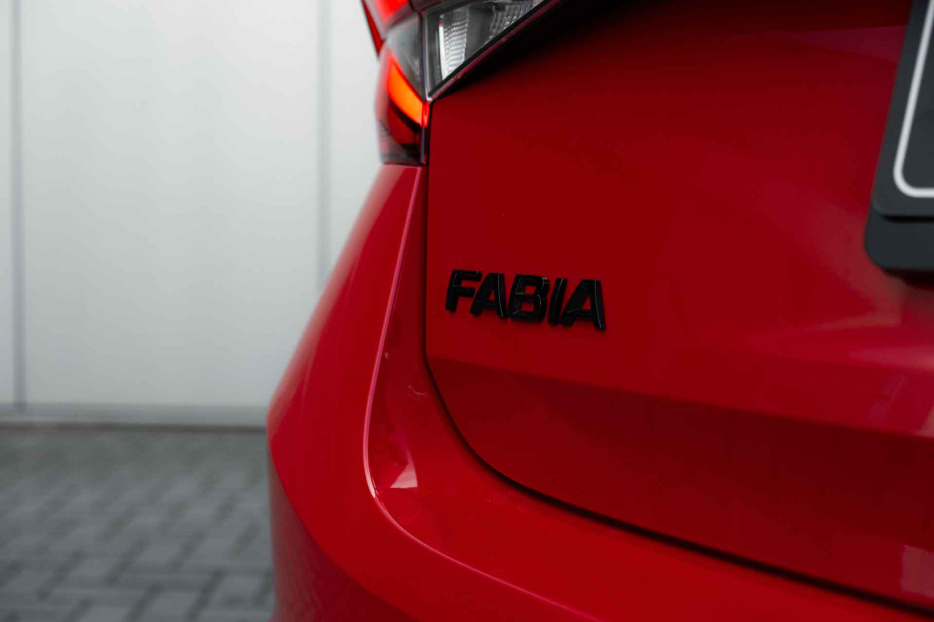 Škoda Fabia 1.0 TSI Monte Carlo - 24/45