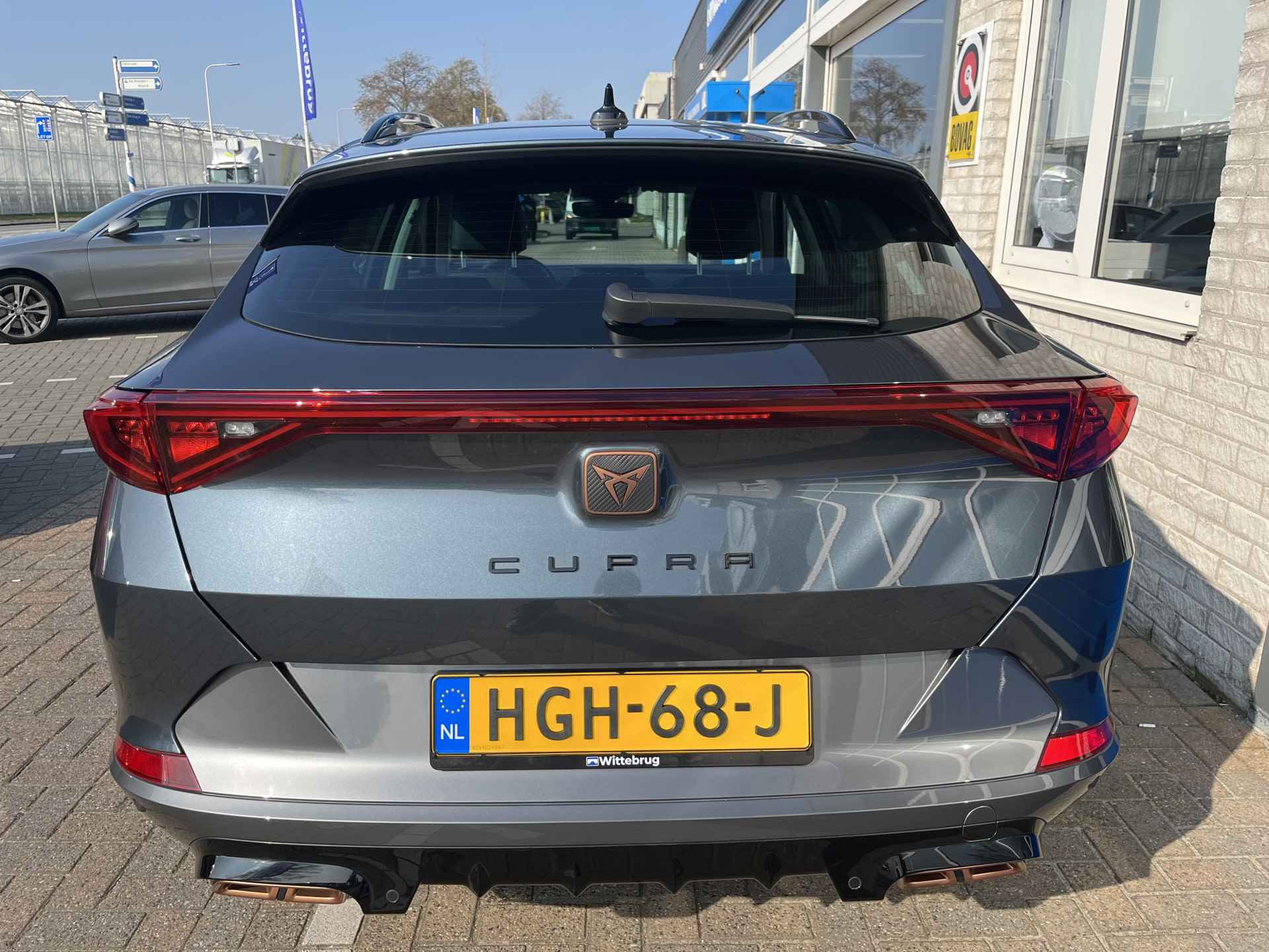 CUPRA Formentor 1.4 e-Hybrid Adrenaline / AUTOMAAT/ 16.000 KM/ PARK. SENSOREN/ KEYLESS/ DODE HOEK/ MATRIX/ STOEL-STUURVERWARM./ ADAPT. CRUISE/ APP-CONNECT/ NAVI/ CLIMA/ DAB/ 19" LMV - 36/43