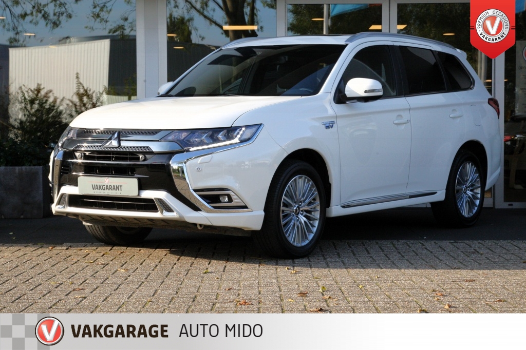 Mitsubishi Outlander 2.4 PHEV Instyle 4WD -Schuifdak- -Trekhaak- BTW AUTO