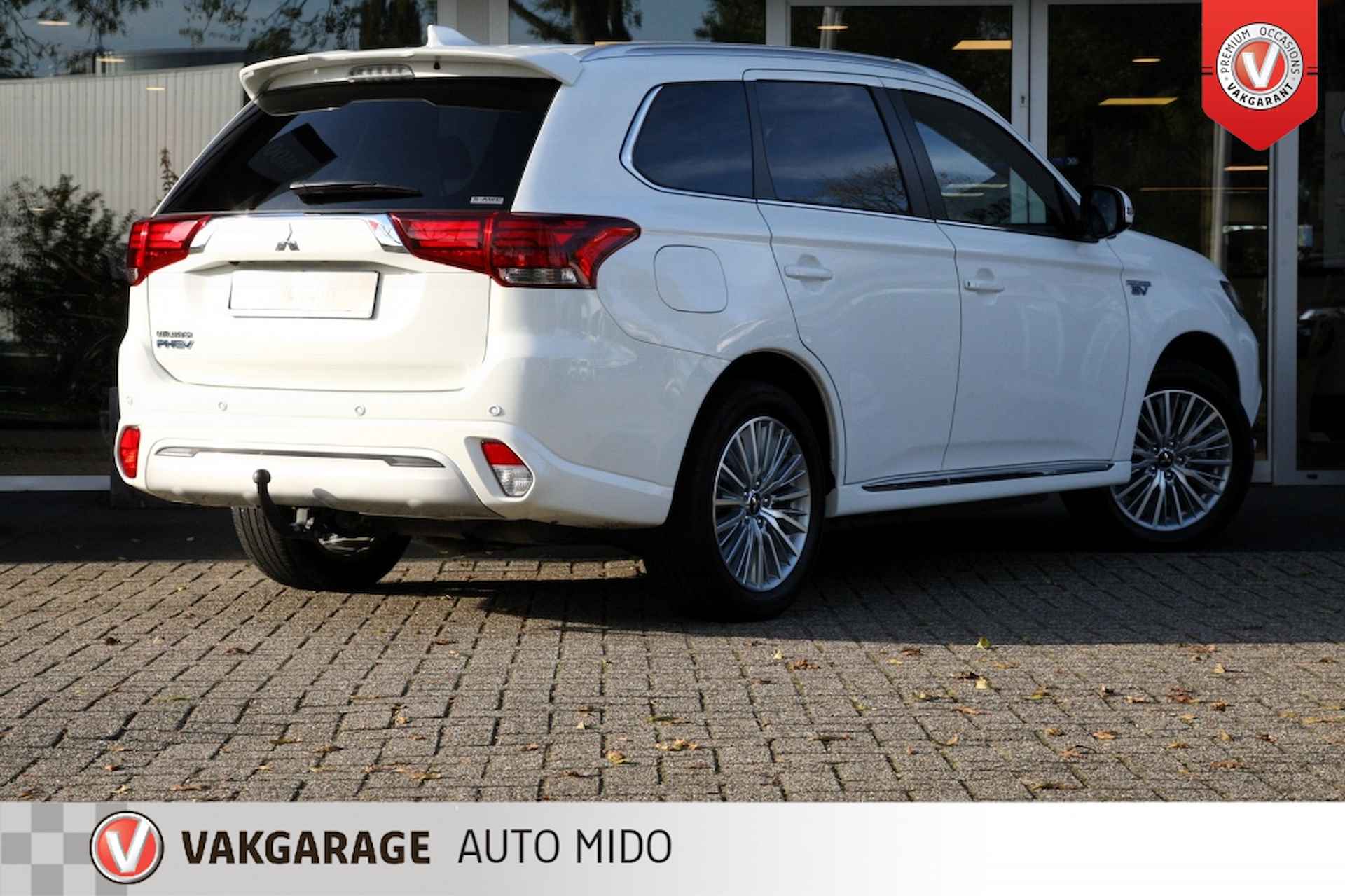 Mitsubishi Outlander 2.4 PHEV Instyle 4WD -Schuifdak- -Trekhaak- BTW AUTO - 7/60