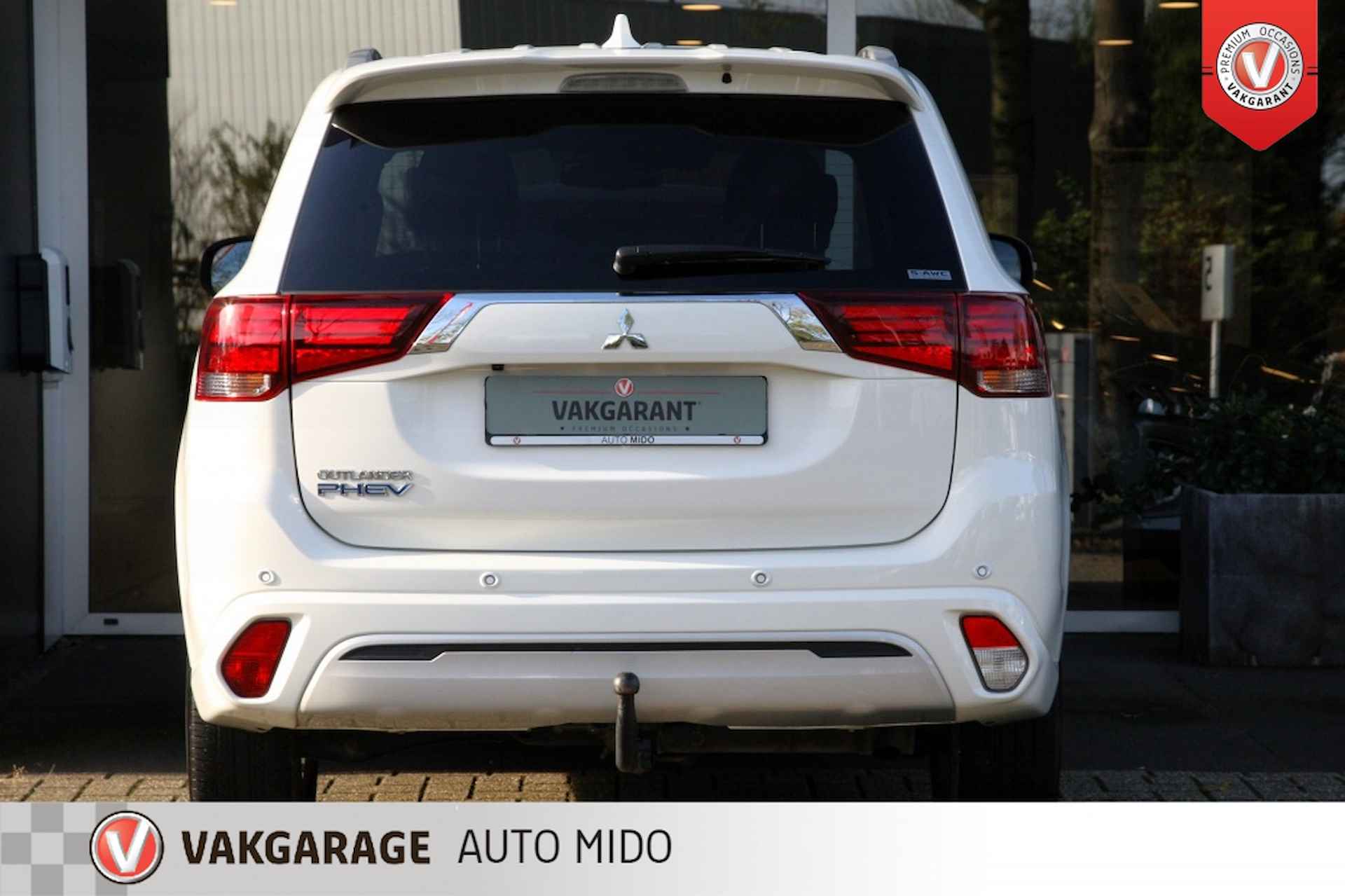 Mitsubishi Outlander 2.4 PHEV Instyle 4WD -Schuifdak- -Trekhaak- BTW AUTO - 9/60