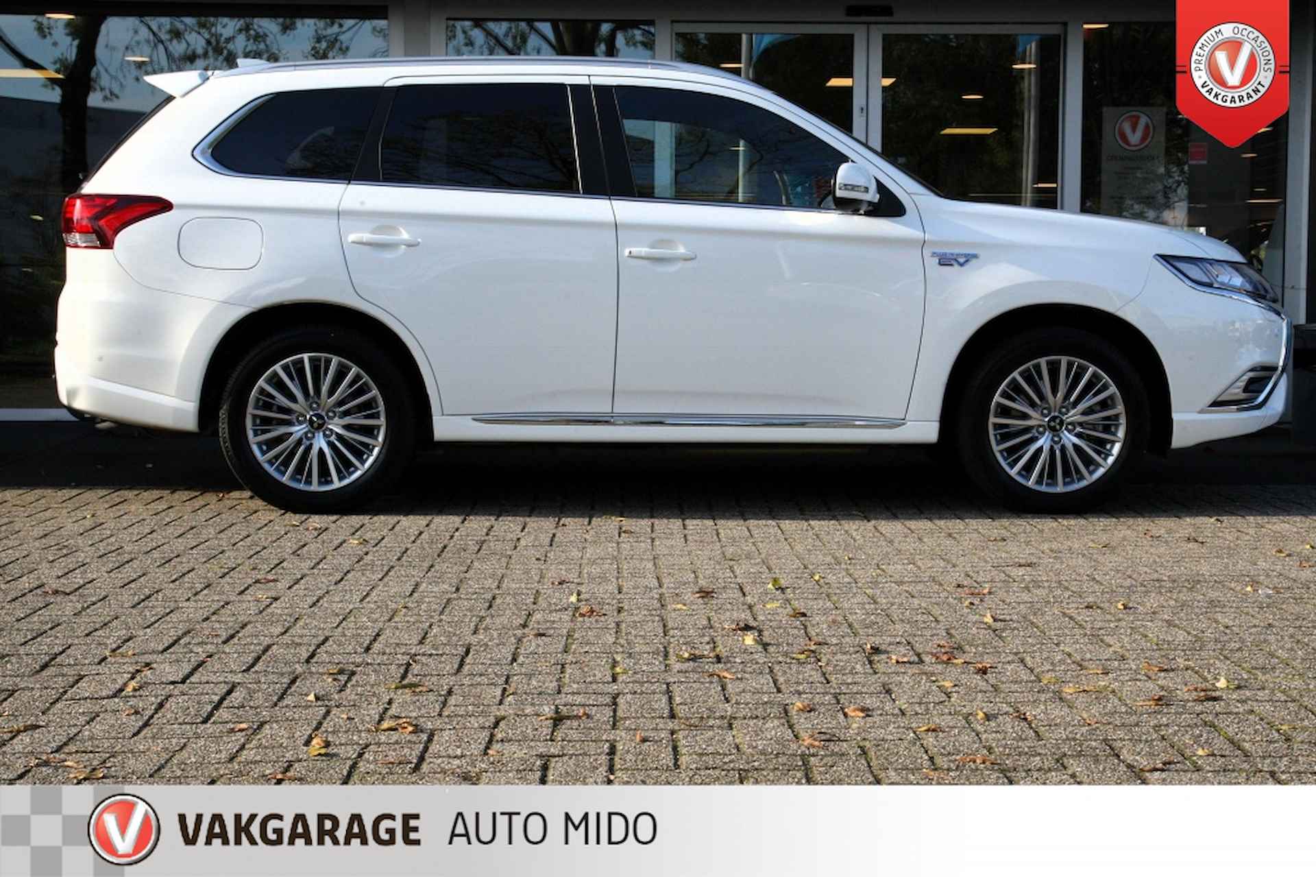 Mitsubishi Outlander 2.4 PHEV Instyle 4WD -Schuifdak- -Trekhaak- BTW AUTO - 11/60