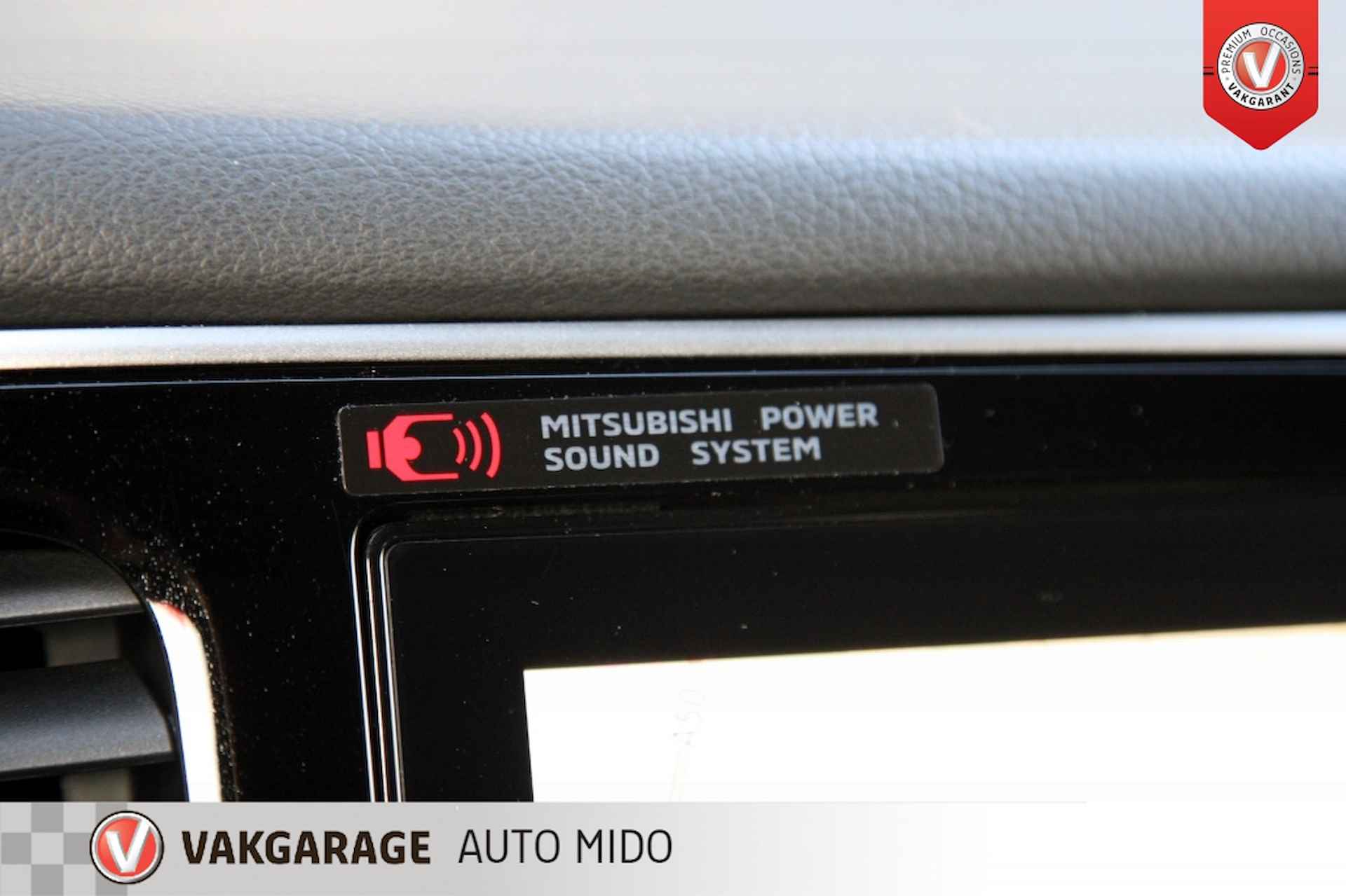 Mitsubishi Outlander 2.4 PHEV Instyle 4WD -Schuifdak- -Trekhaak- BTW AUTO - 18/60