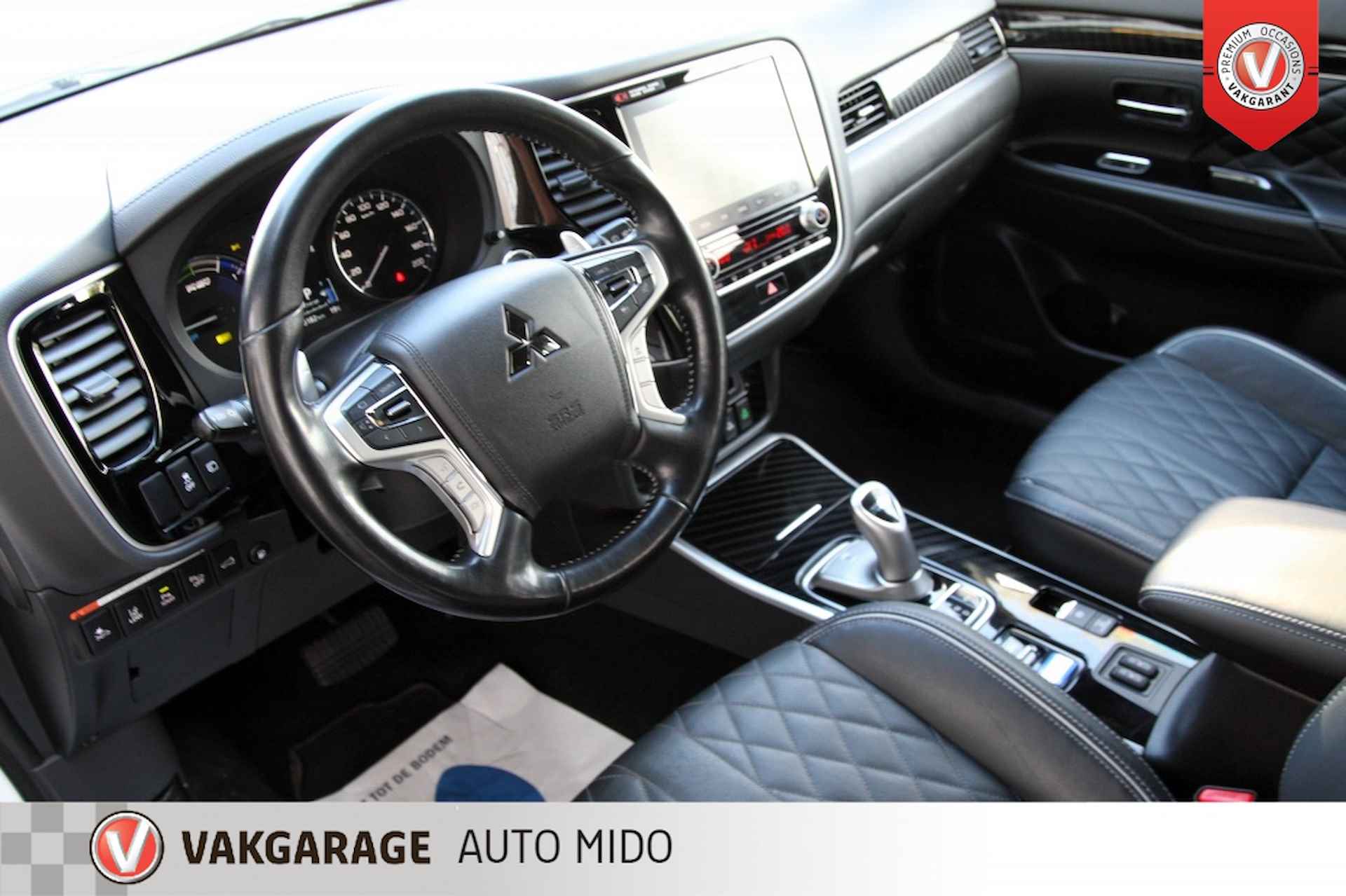 Mitsubishi Outlander 2.4 PHEV Instyle 4WD -Schuifdak- -Trekhaak- BTW AUTO - 38/60