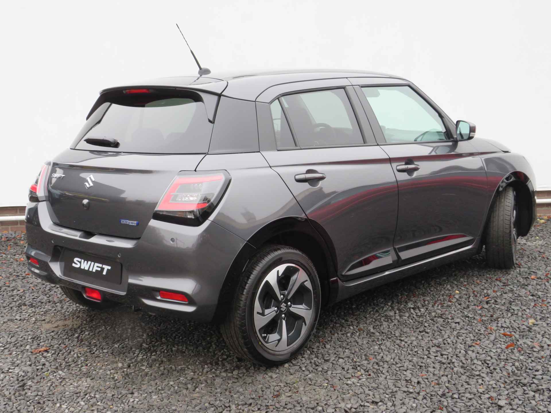 Suzuki Swift 1.2 Style Smart Hybrid, NIEUW 6 JAAR GARANTIE! Bodykit en Stootlijsten in Piano Black - 3/37