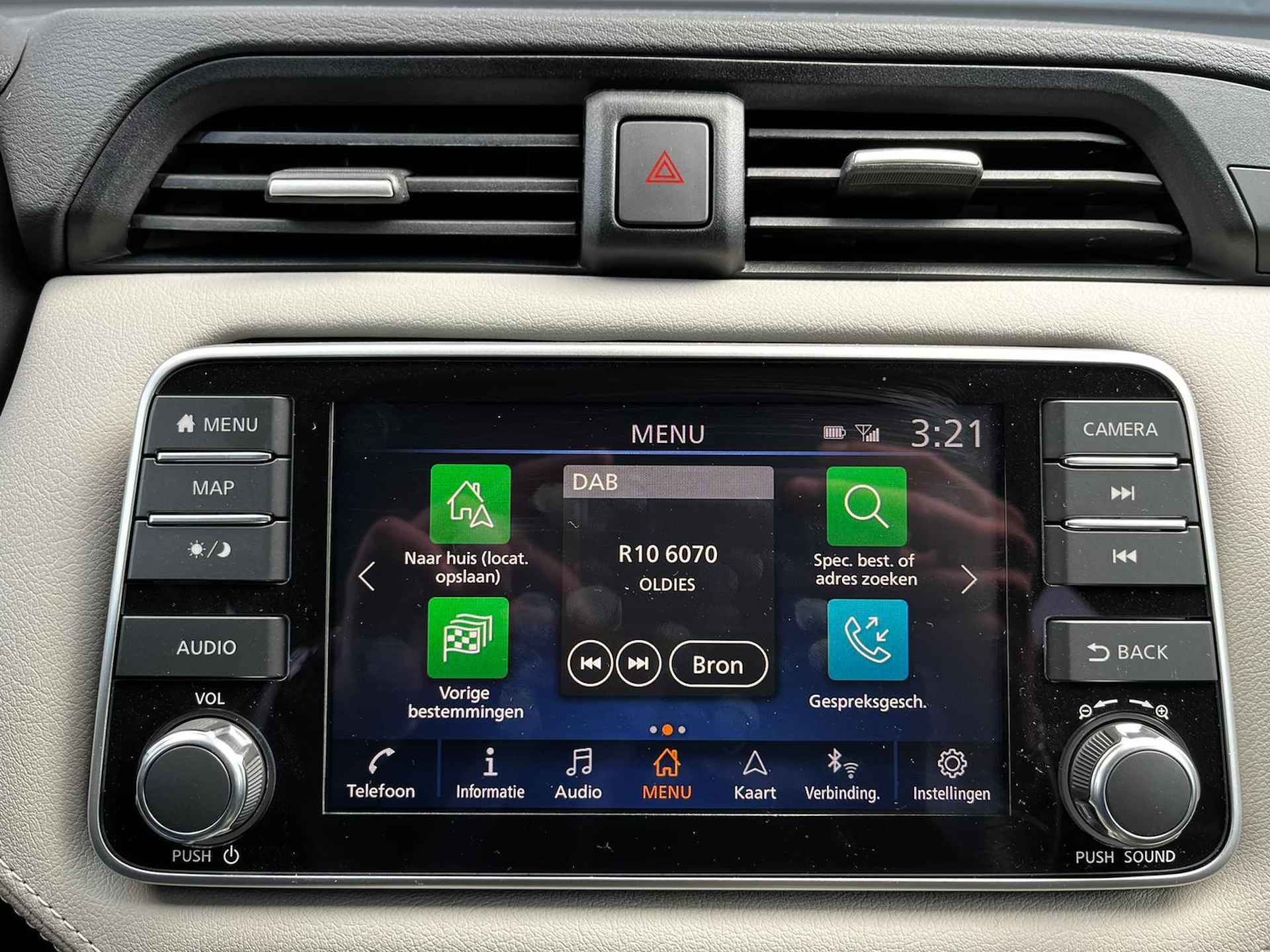 Nissan Micra 1.0 IG-T Tekna | Automatische Airco | 360 Camera | Navigatie | Keyless Entry | Bose Audio | - 15/26
