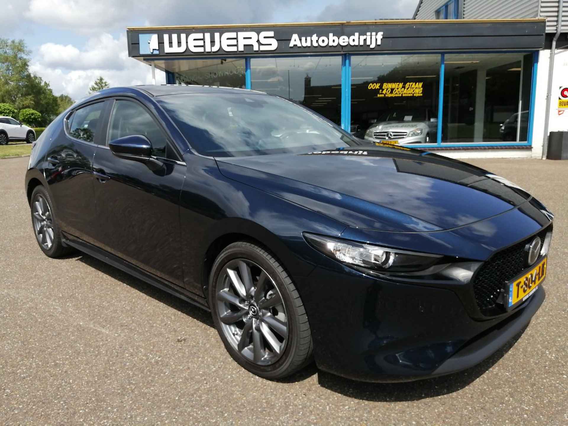 MAZDA 3 2.0 Skyactive 150pk Sportive, Clima, Navi, Keyless, Android/Appl - 3/30