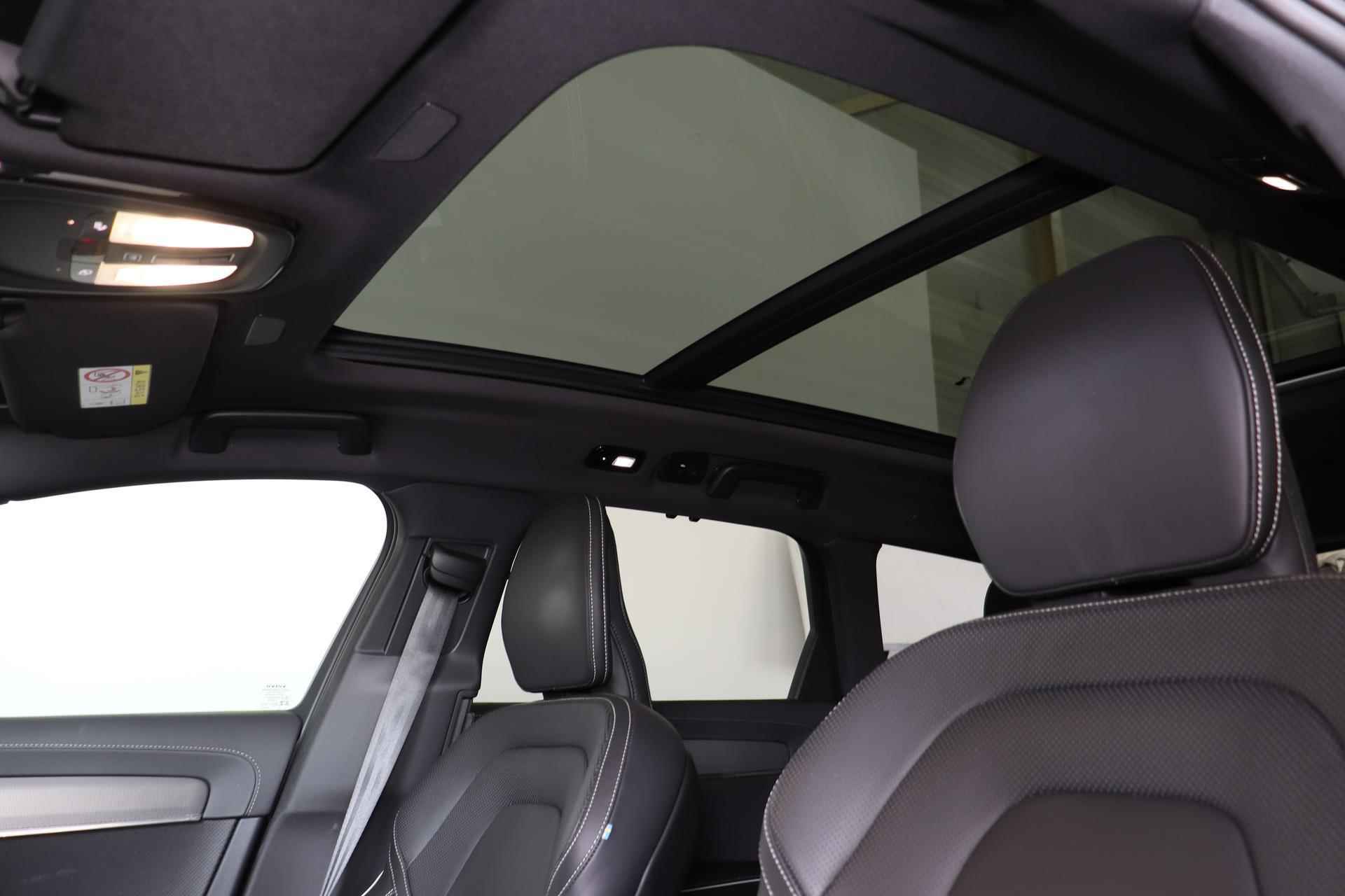 Volvo V90 T6 Recharge AWD Ultimate Bright - 360º camera - Adaptive Cruise Control - Pilot Assist - BLIS dodehoekassistentie - Harman Kardon premium audio - Elektr. verstelbare voorstoelen met geheugen - Stoelverwarming voor & achter - Verwarmbaar stuur - Zongordijnen geïntegreerd in achterportieren - LED-koplampen met grootlichtassistent - Keyless drive - Privacy Glas - 6/26