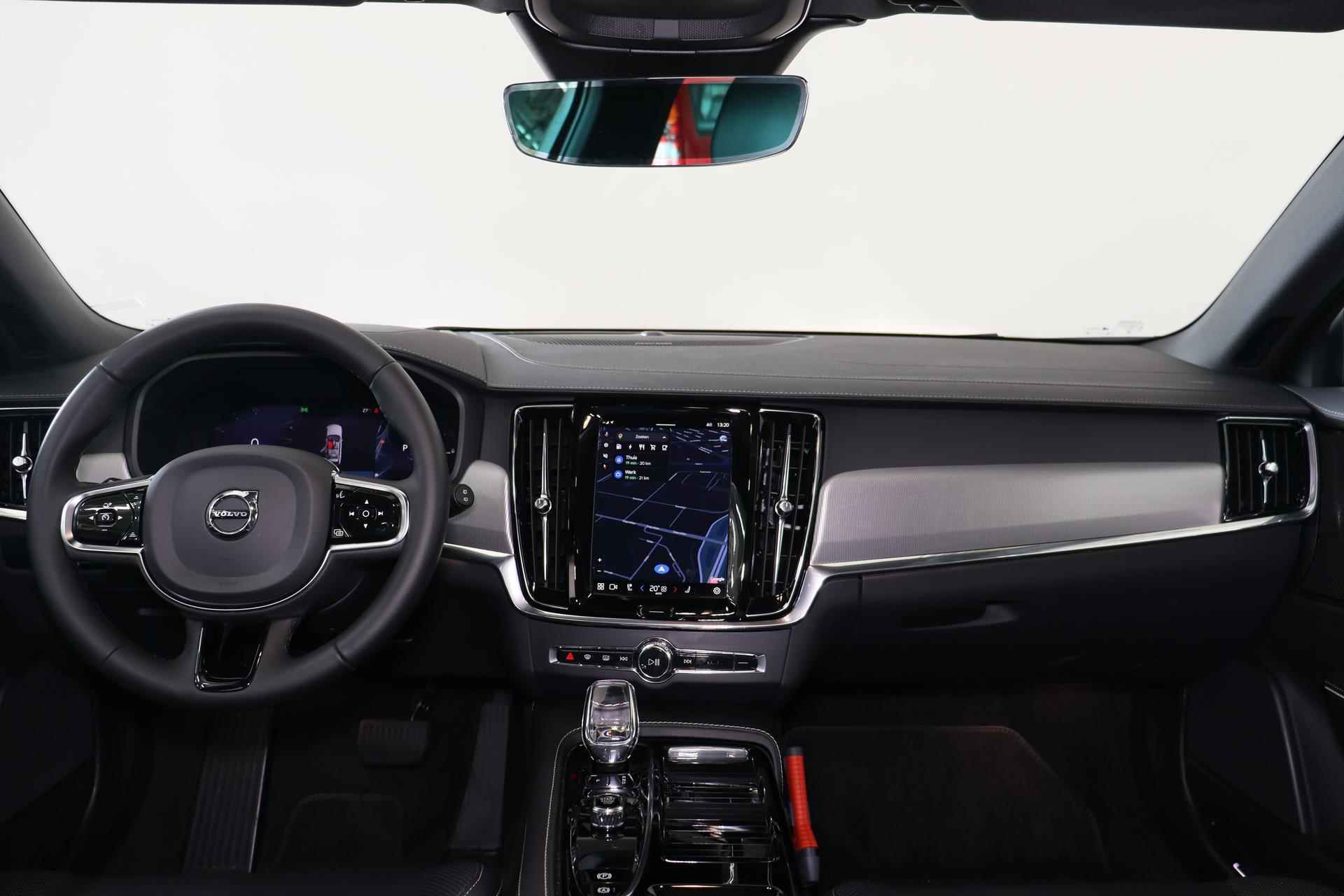 Volvo V90 T6 Recharge AWD Ultimate Bright - 360º camera - Adaptive Cruise Control - Pilot Assist - BLIS dodehoekassistentie - Harman Kardon premium audio - Elektr. verstelbare voorstoelen met geheugen - Stoelverwarming voor & achter - Verwarmbaar stuur - Zongordijnen geïntegreerd in achterportieren - LED-koplampen met grootlichtassistent - Keyless drive - Privacy Glas - 24/26