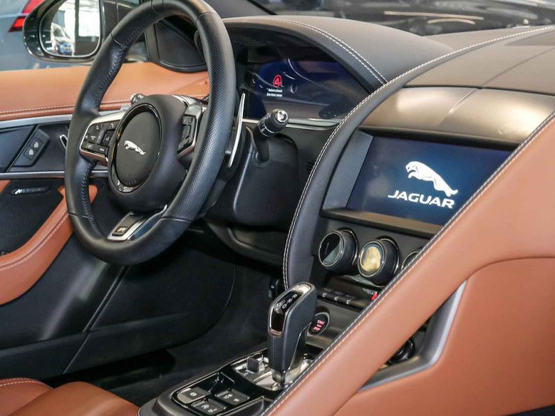 Jaguar F-Type P575 AWD R British Racing Green - 7/11