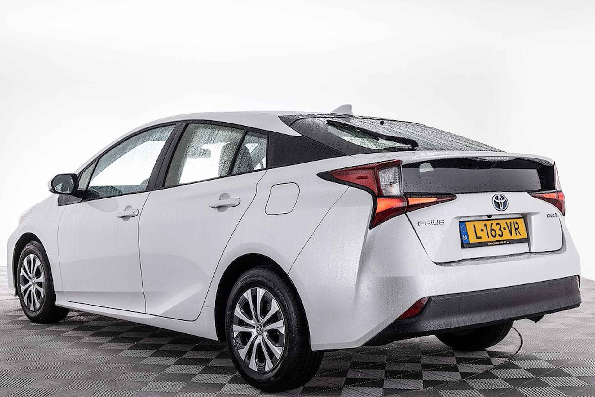 Toyota Prius 1.8 Dynamic | NAVI | XENON ✅ 1e Eigenaar . - 2/25