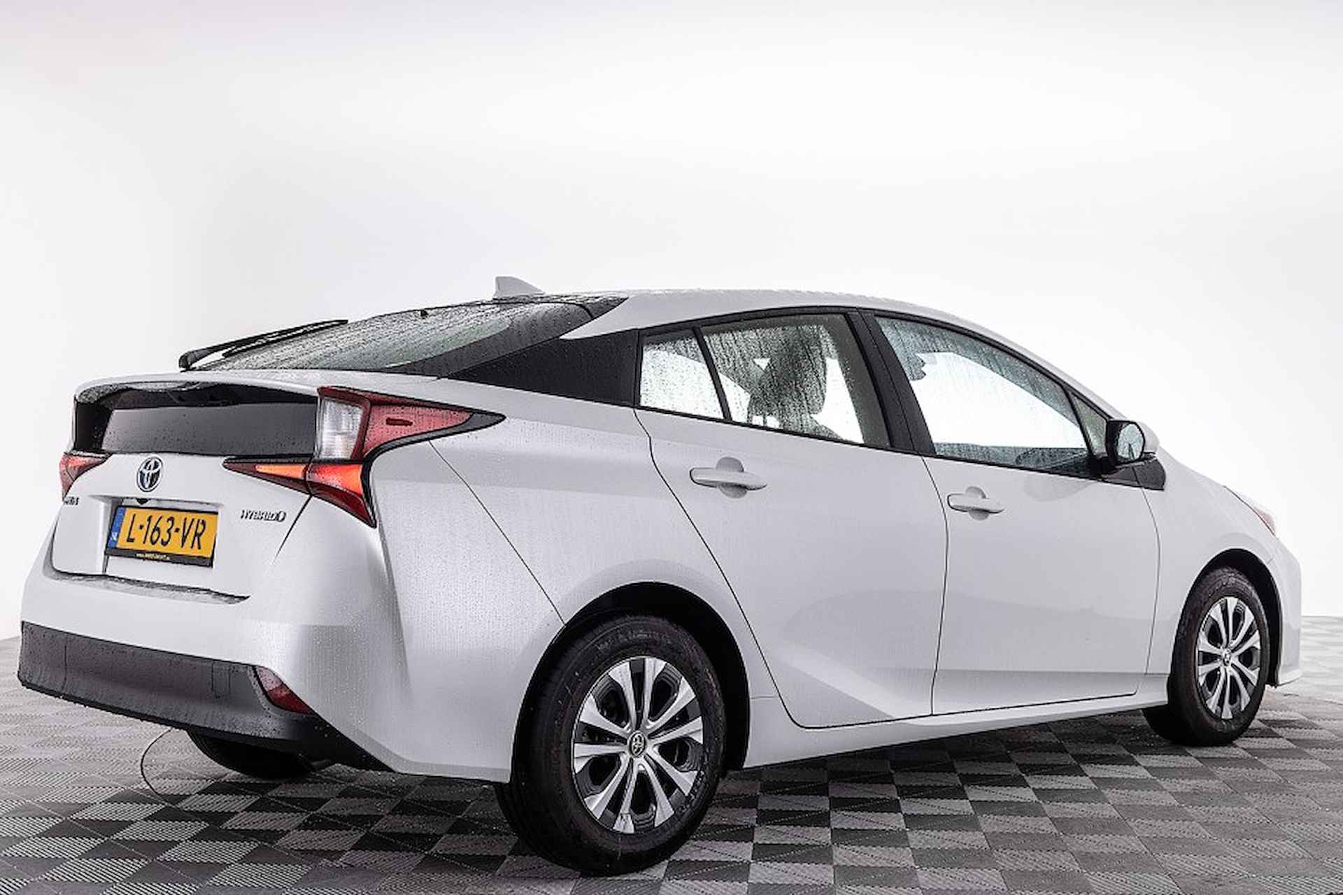 Toyota Prius 1.8 Dynamic | NAVI | XENON ✅ 1e Eigenaar . - 20/25