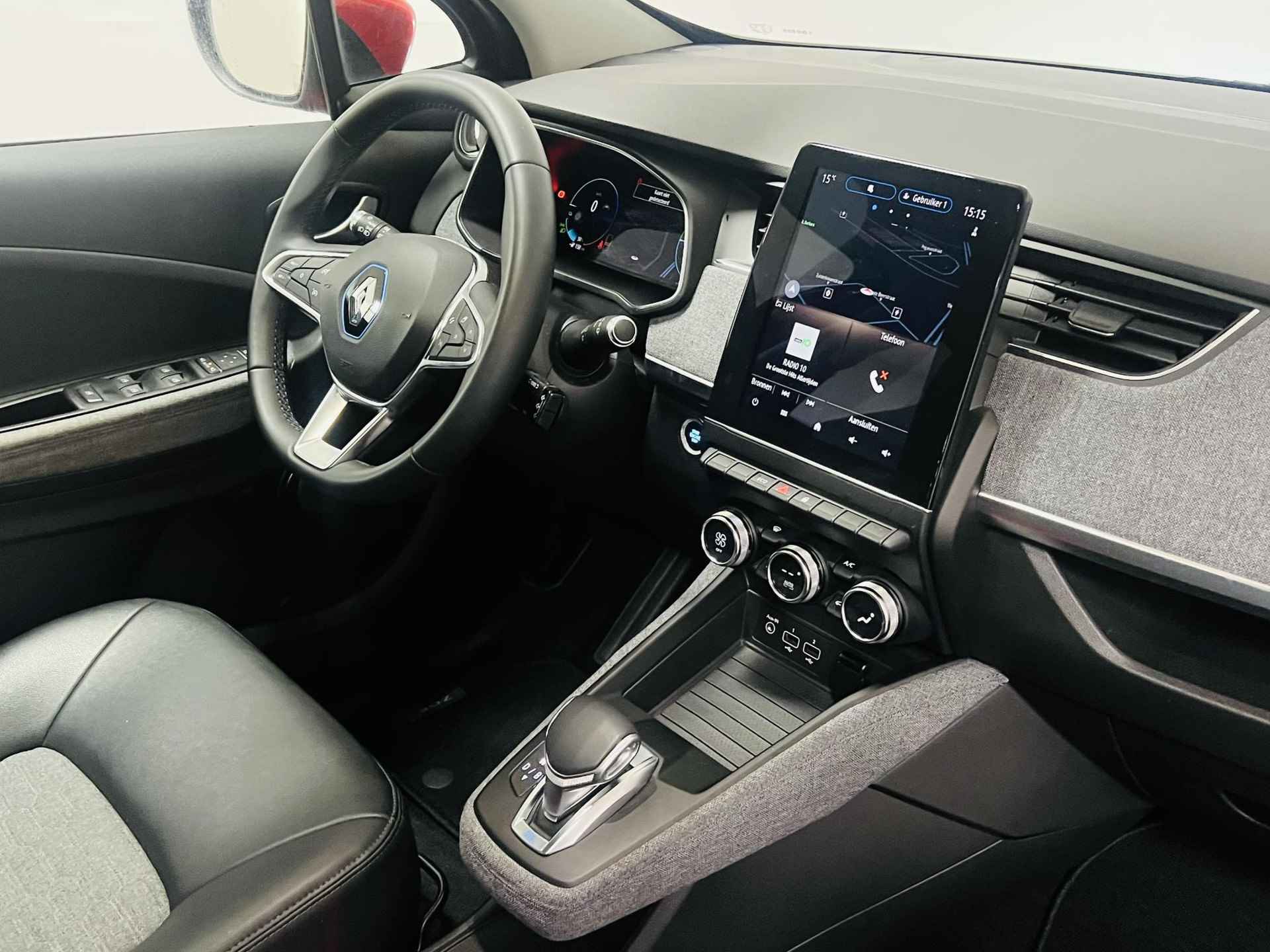 Renault ZOE R135 Intens 52 kWh (ex Accu) Automaat airco camera parkeersensoren apple carplay android auto climate controle zeer mooie auto €2000 subsidie mogelijk - 6/19
