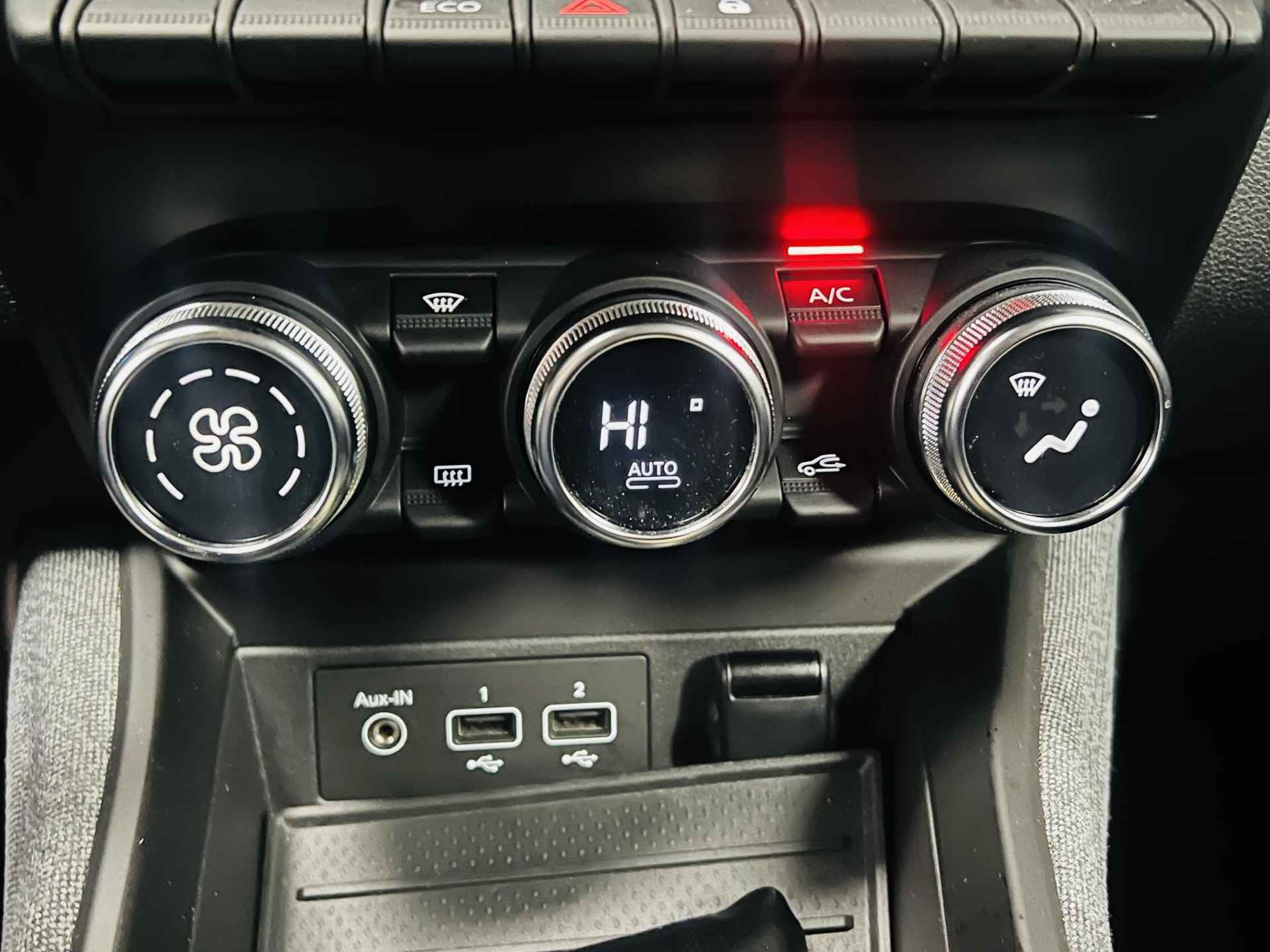 Renault ZOE R135 Intens 52 kWh (ex Accu) Automaat airco camera parkeersensoren apple carplay android auto climate controle zeer mooie auto €2000 subsidie mogelijk - 11/19