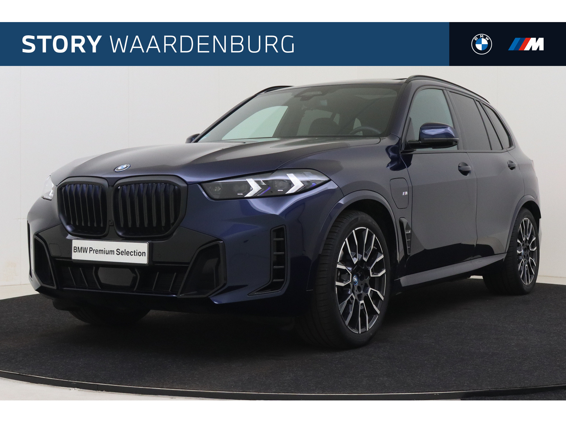 BMW X5 xDrive50e High Executive M Sport Automaat / Panoramadak / Trekhaak / Parking Assistant Professional / Soft-Close / Adaptieve LED / Comfort Access