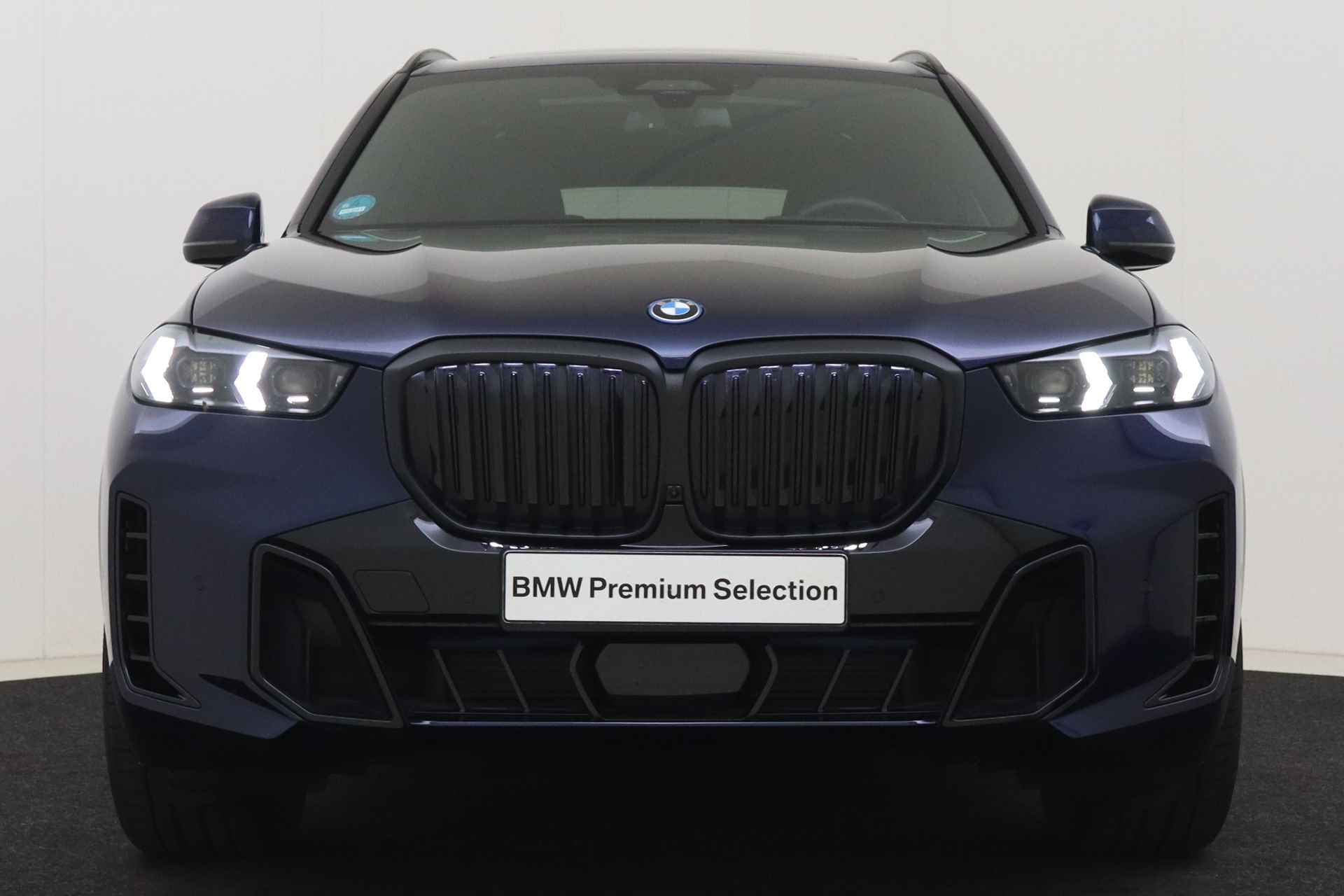 BMW X5 xDrive50e High Executive M Sport Automaat / Panoramadak / Trekhaak / Parking Assistant Professional / Soft-Close / Adaptieve LED / Comfort Access - 5/72