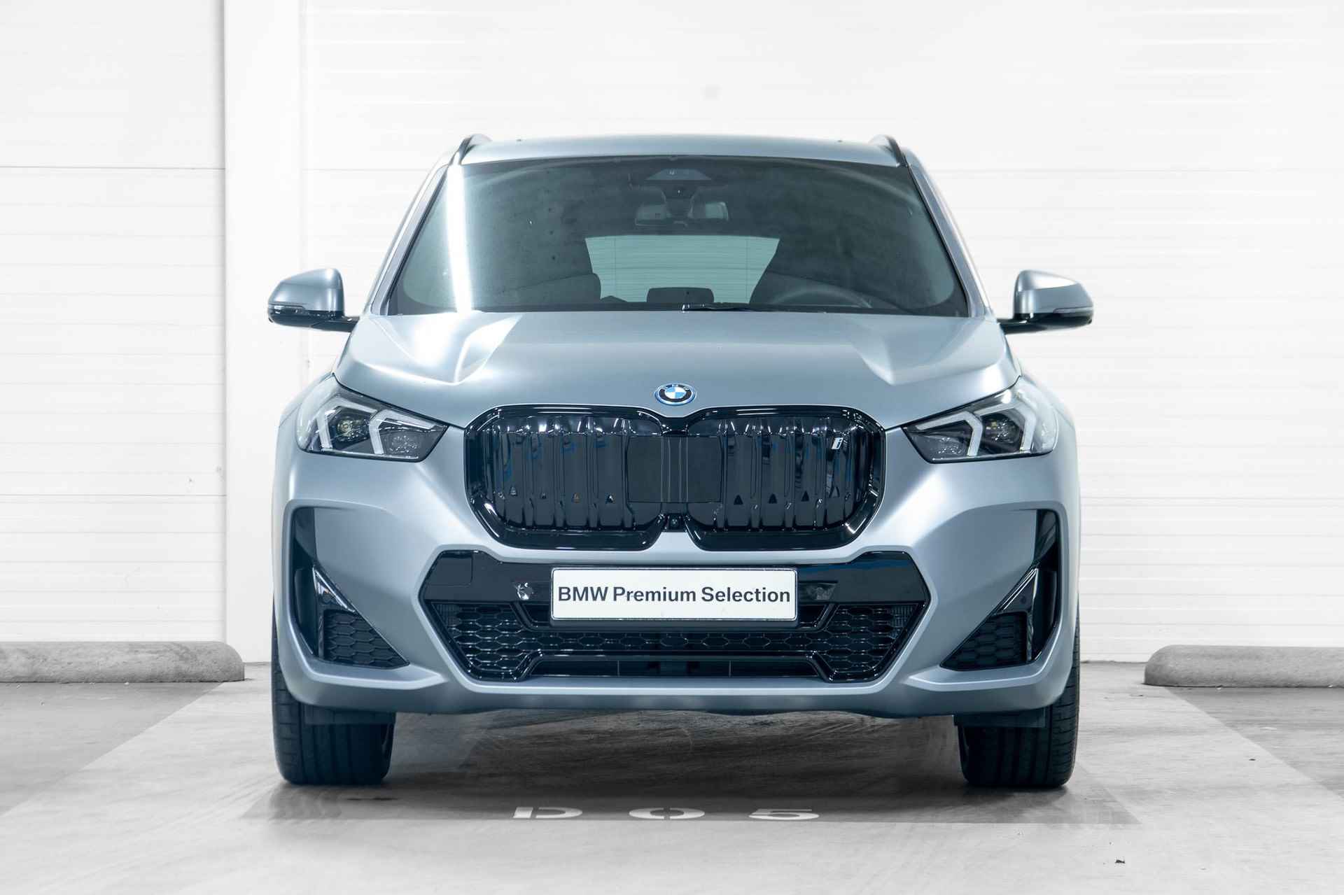 BMW iX1 xDrive30 | M-Sport | Travel Pack | Innovation Pack | Comfort Pack | Harman/Kardon | Panoramadak - 4/24