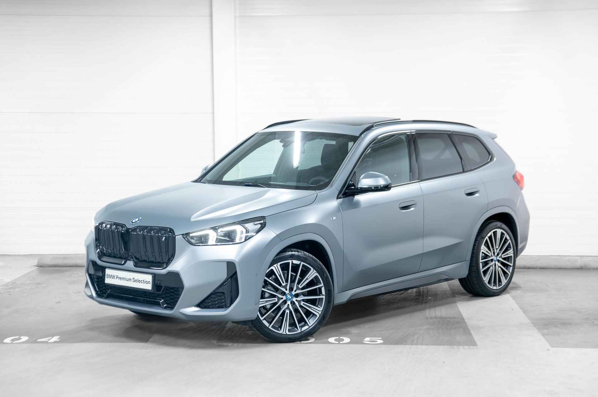 BMW iX1 xDrive30 | M-Sport | Travel Pack | Innovation Pack | Comfort Pack | Harman/Kardon | Panoramadak - 23/24