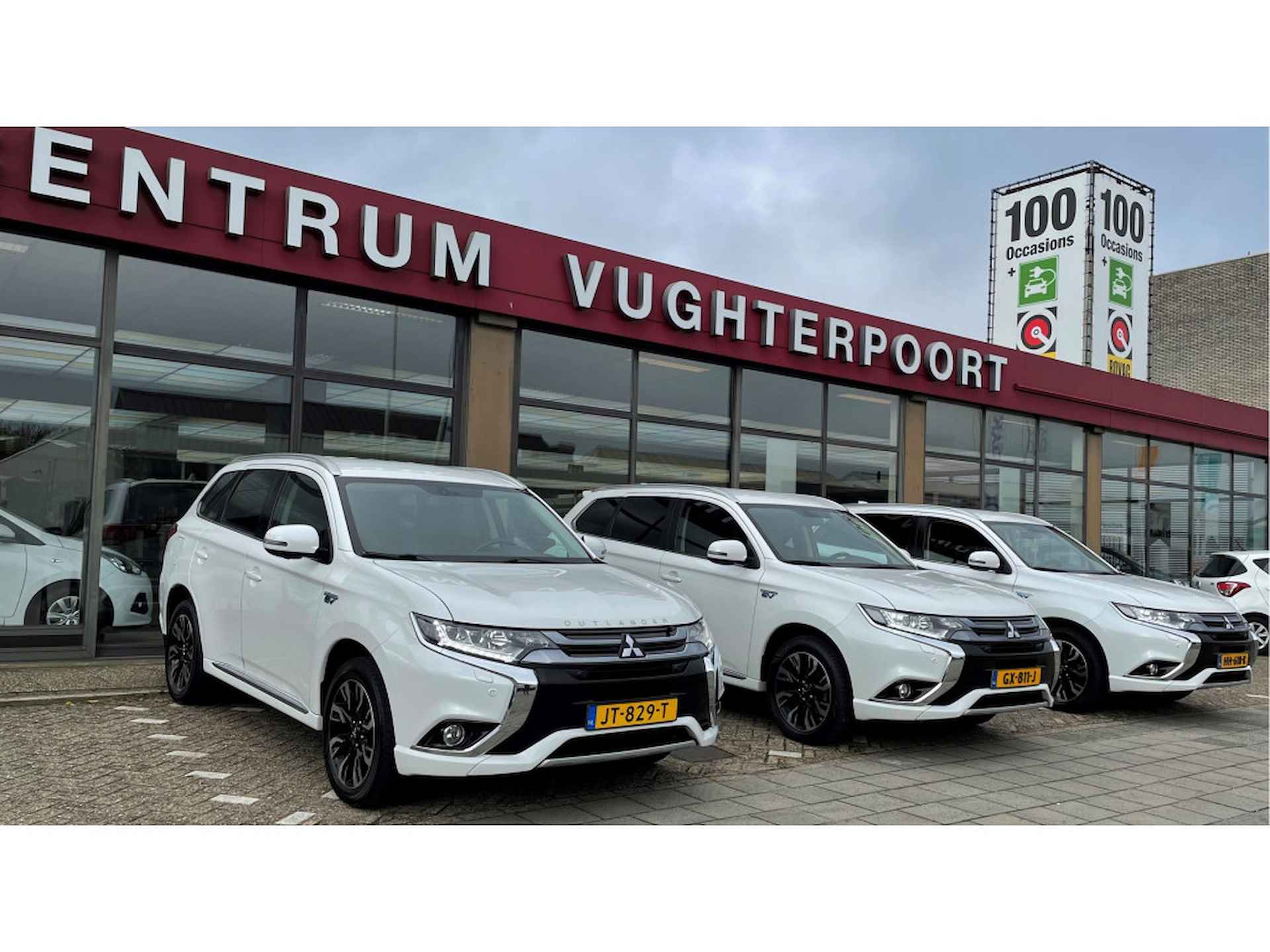 Mitsubishi Outlander 2.0 PHEV 4WD Instyle X-Line/ Sunroof/Trekhaak/Leder/Cruise/18" - 38/41