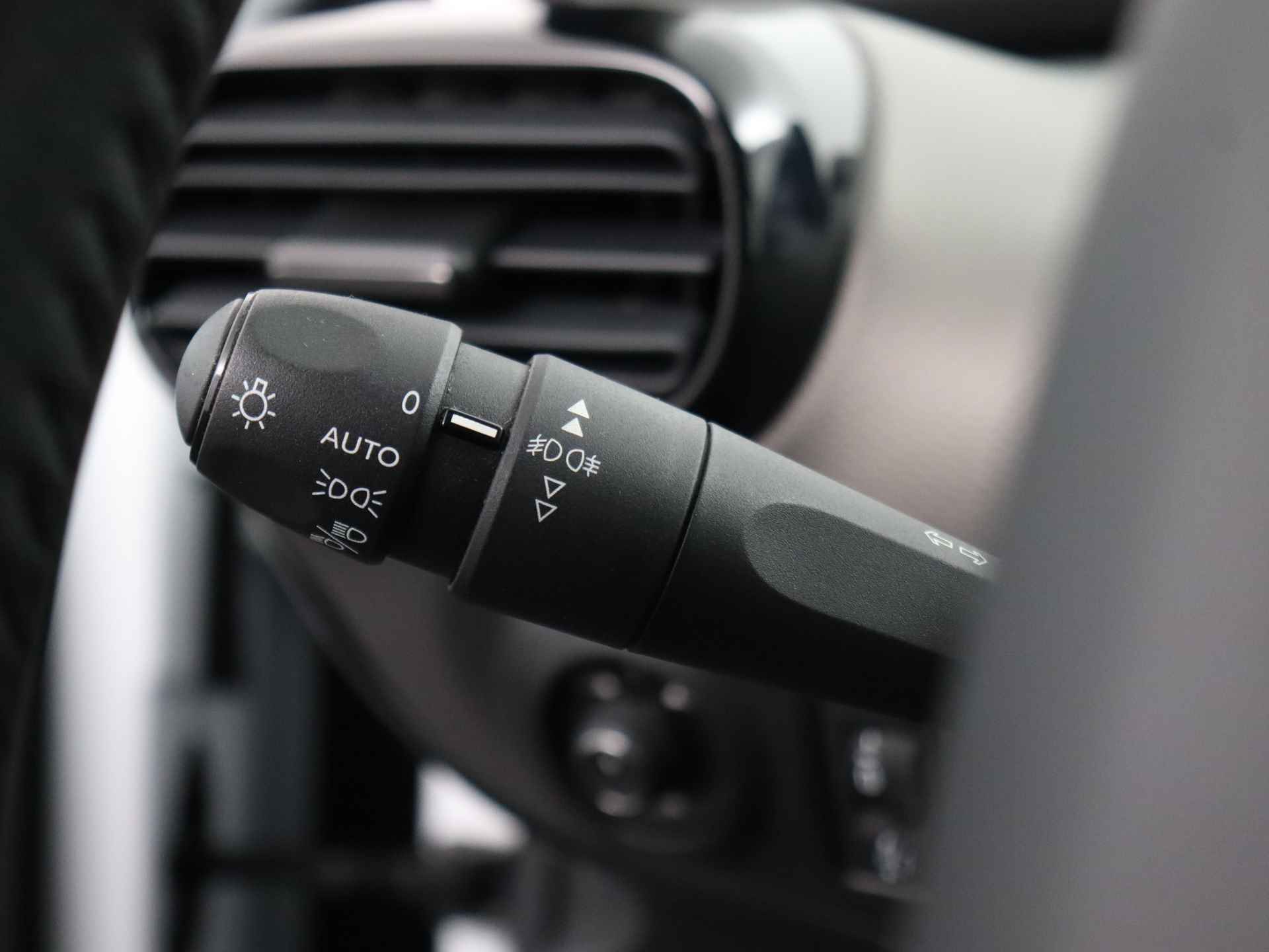Citroën C4 Cactus BlueHDi 100pk Shine Plus | Rijklaar | Camera | Parkeersensoren v+a - 19/25