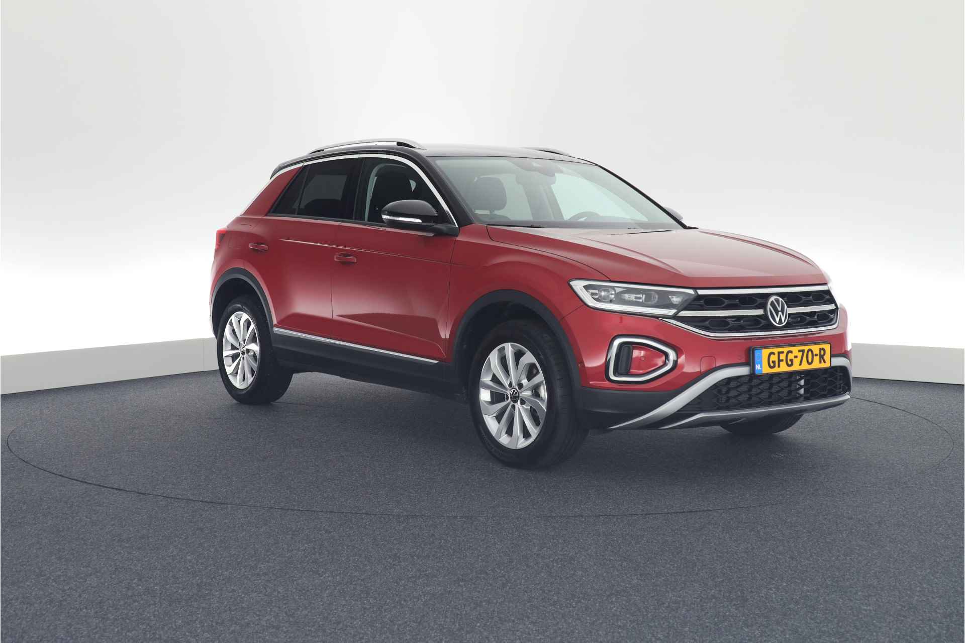 Volkswagen T-Roc 1.5 TSI 150pk DSG Style Keyless Camera IQ.Light Virtual Cockpit Navigatie - 6/47