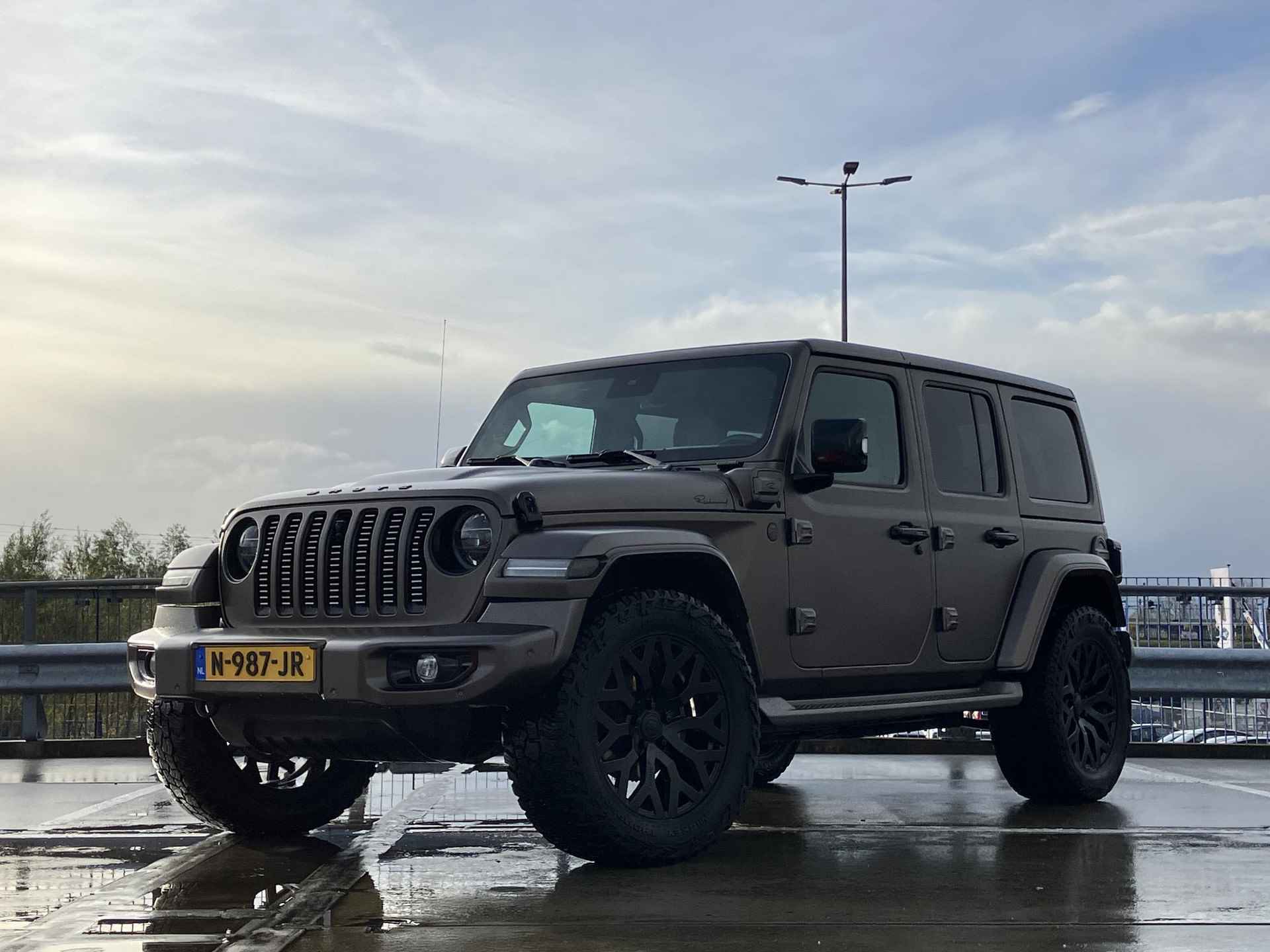 Jeep Wrangler BRUTE 4xe 380 Sahara / Trekhaak / 20" - 40/52