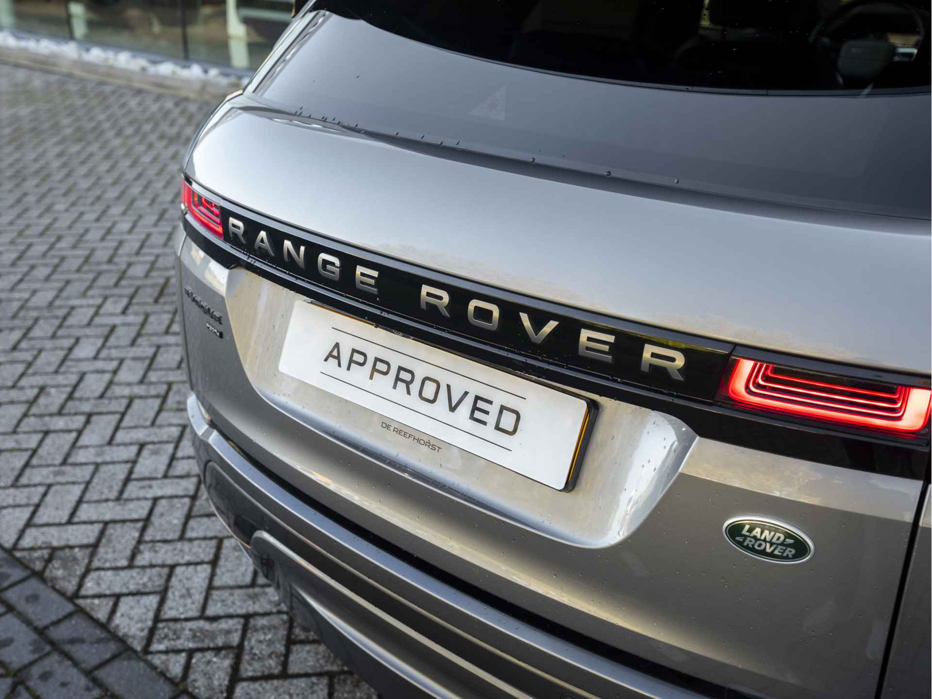 Land Rover Range Rover Evoque P300e AWD R-Dynamic SE | Elektrische trekhaak | Light Cloud | Adaptive Cruise | Ambianceverlichting - 20/61