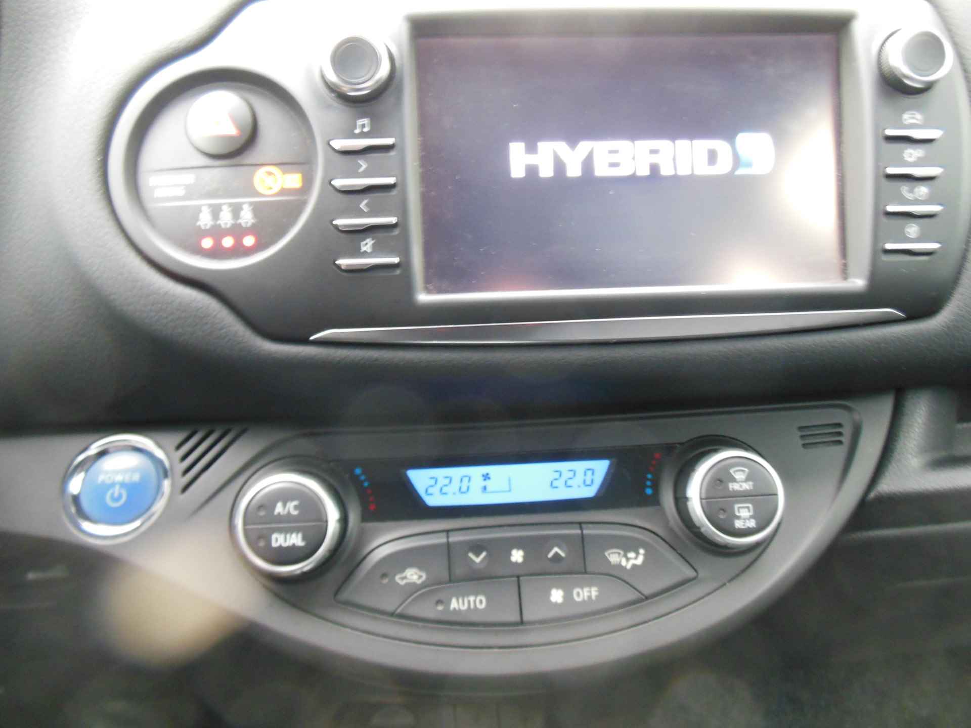 Toyota Yaris 1.5 Hybrid Energy Plus 12 maanden Bovag garantie - 17/22