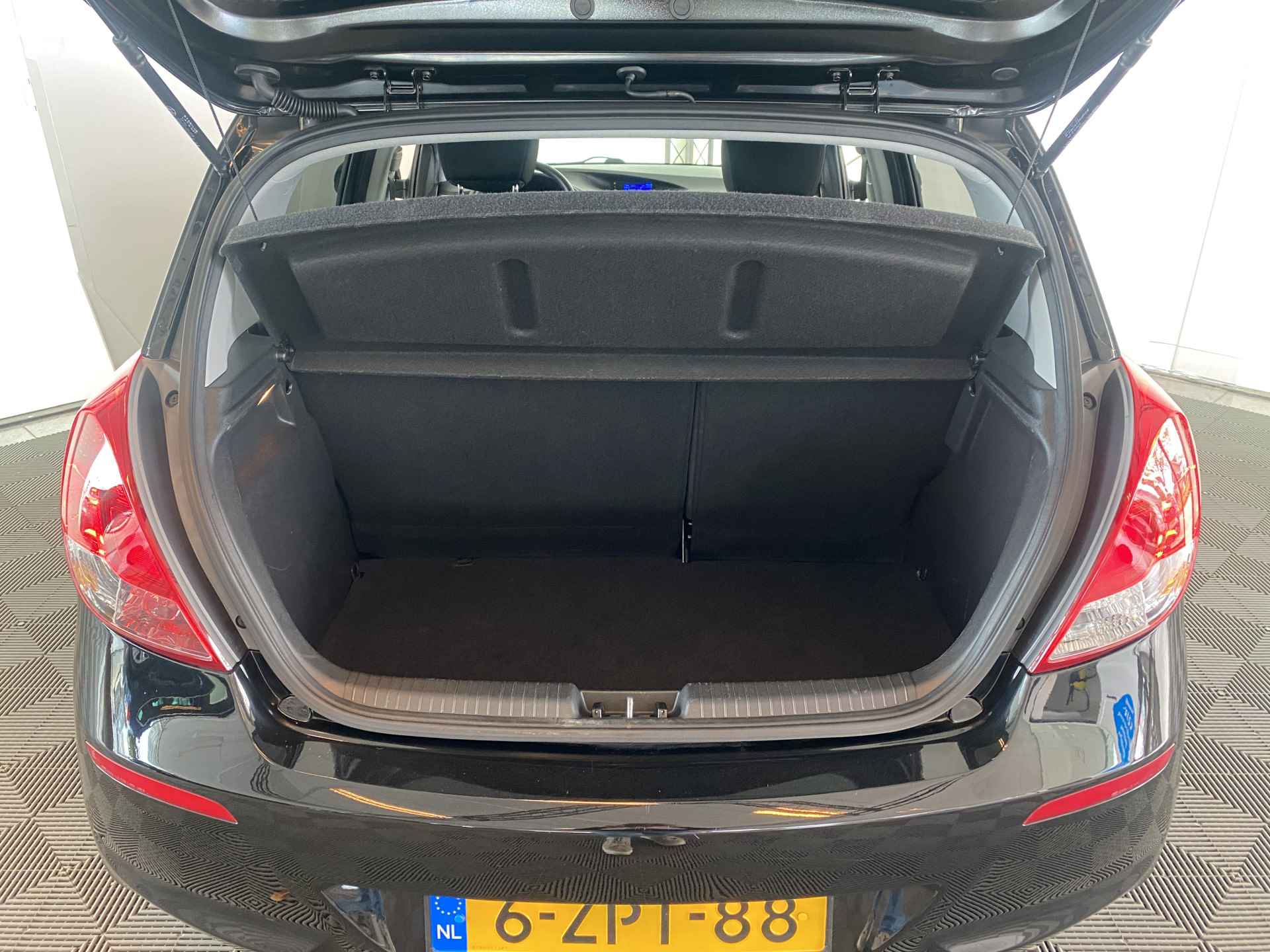 Hyundai i20 1.2i Go! | Airco | Bluetooth | Elek. Spiegels | Lage km Stand!! | - 12/35