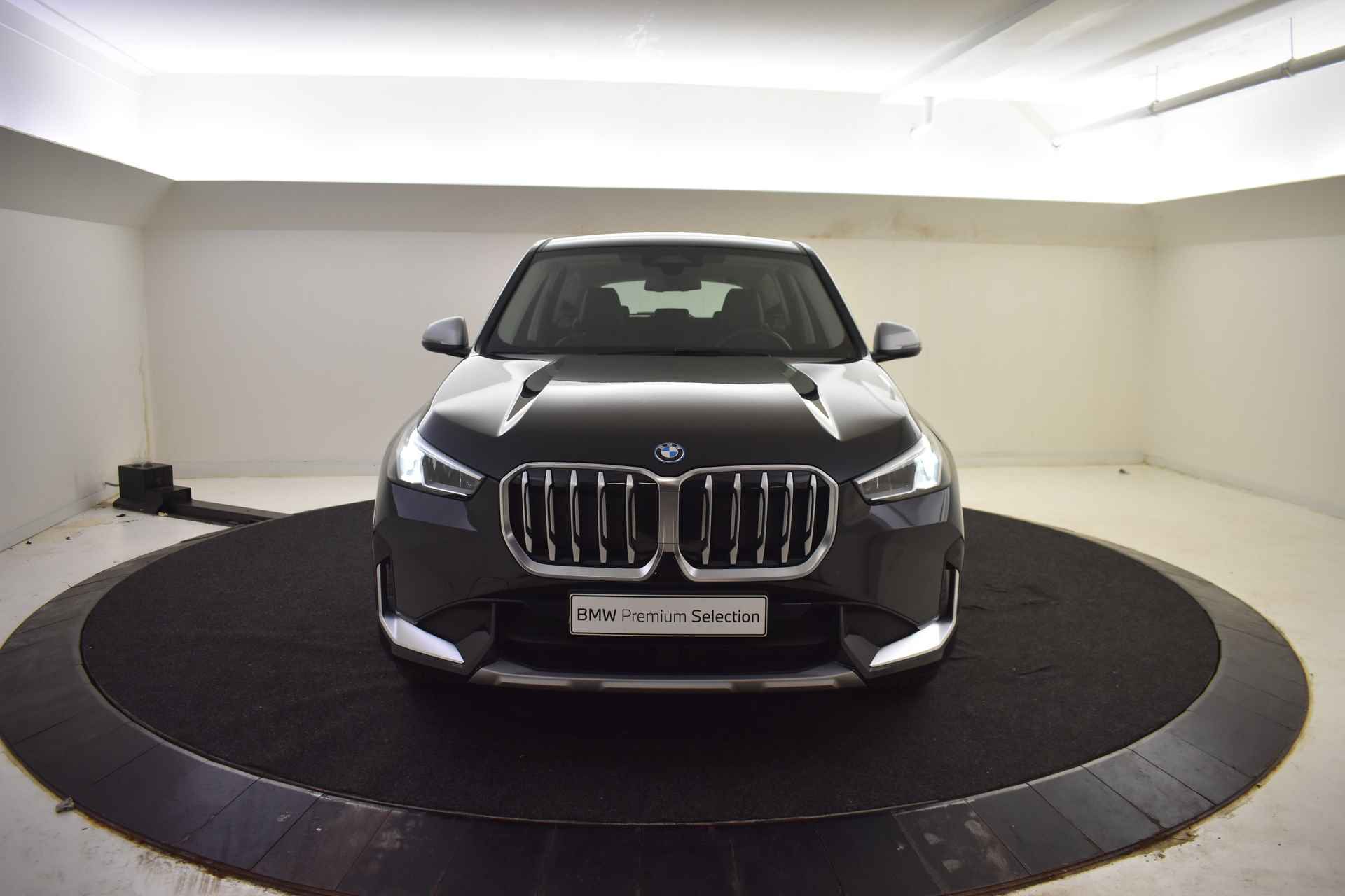 BMW X1 xDrive25e xLine Automaat / Stoelverwarming / Parking Assistant / DAB - 40/42