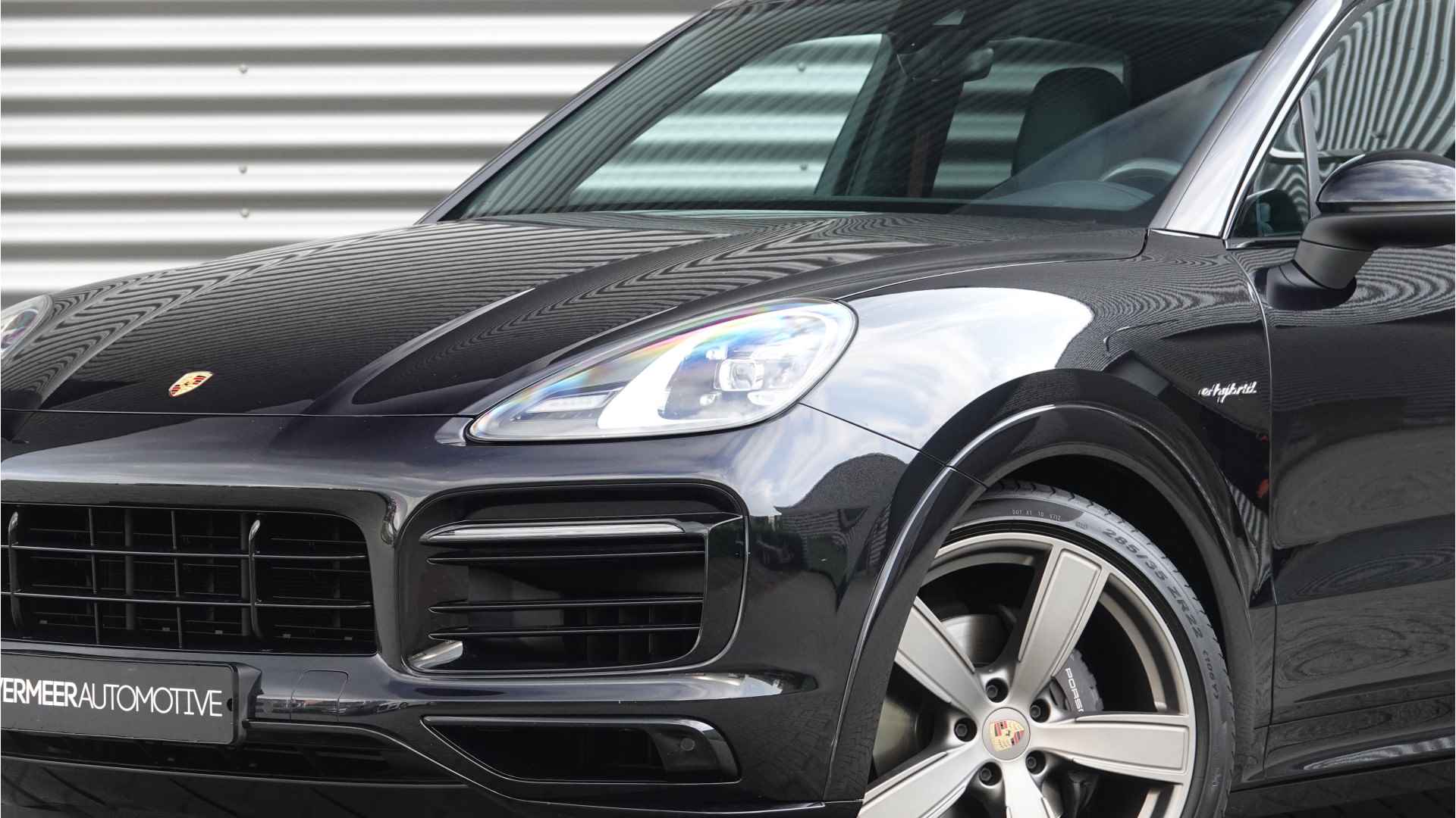 Porsche Cayenne 3.0 E-Hybrid | Sportuitlaat Zwart | Panoramadak | Soft Close | Sportdesign | Achterasbesturing | - 3/26