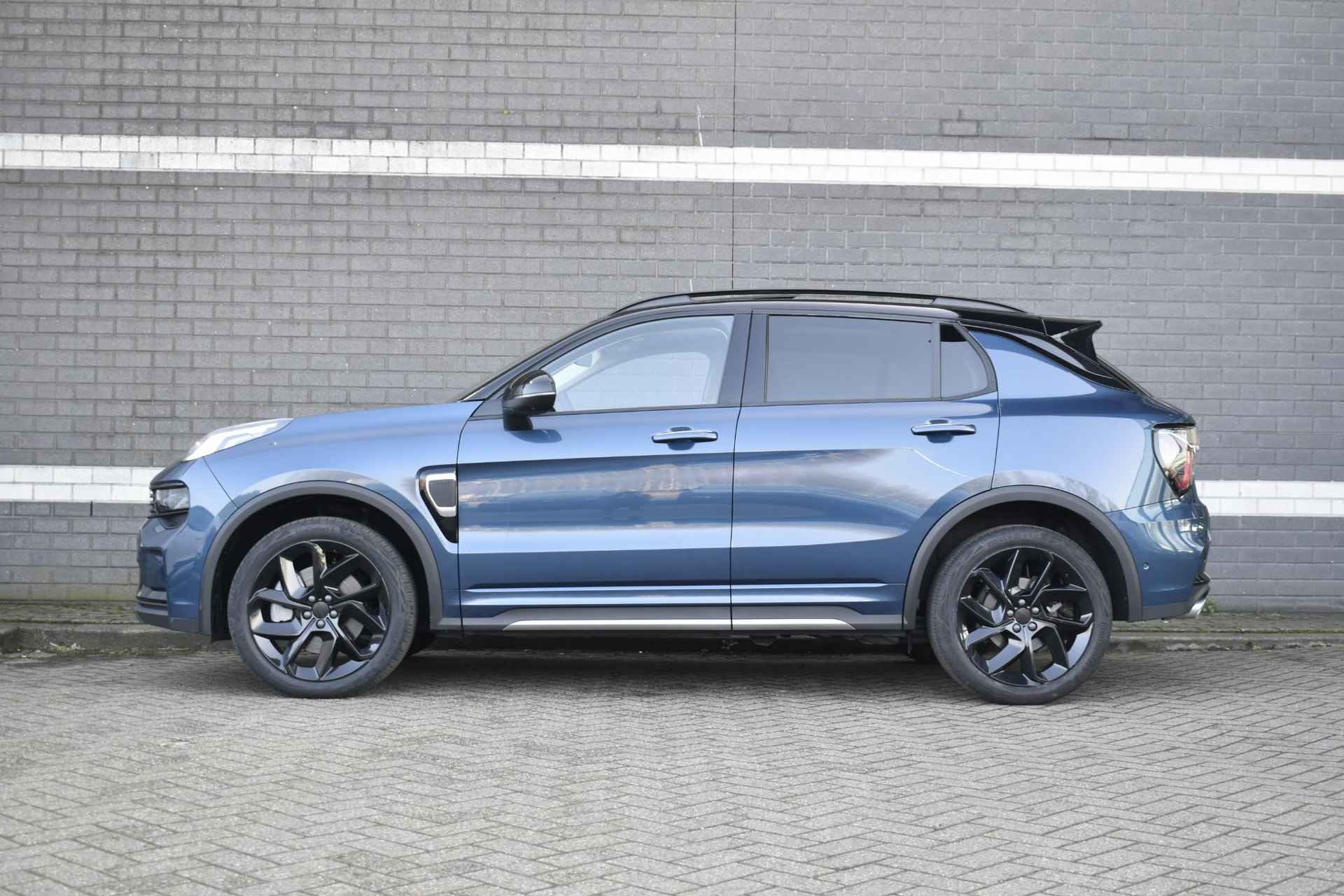 Lynk & Co 01 1.5 / PHEV / Panoramadak / Stoelverwarming / 360-Camera / 1200 KM / Black Pack - 5/41