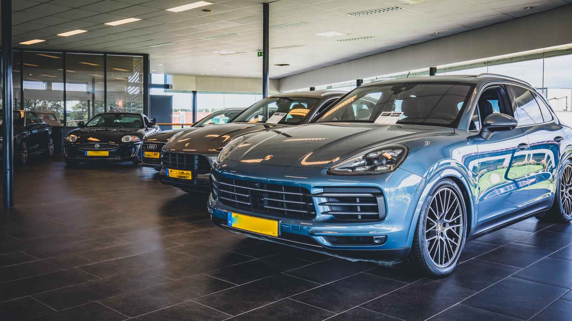 Lynk & Co 01 1.5 / PHEV / Panoramadak / Stoelverwarming / 360-Camera / 1200 KM / Black Pack - 39/41