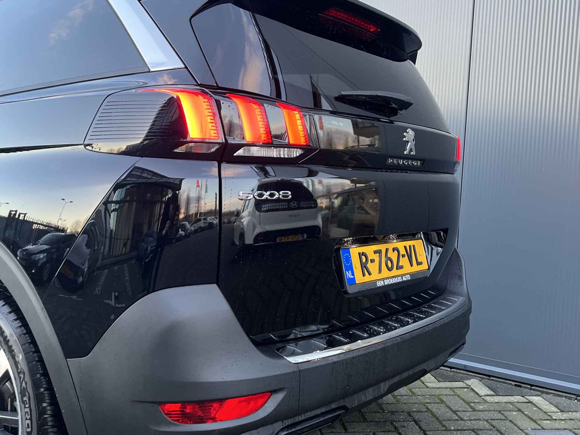 Peugeot 5008 1.2 130pk 7-Zits Allure Automaat | Led | Leder | Camera | Climate | Keyless | NL. Auto | Navigatie | 18" Lichtmetaal | Cruisecon - 7/34