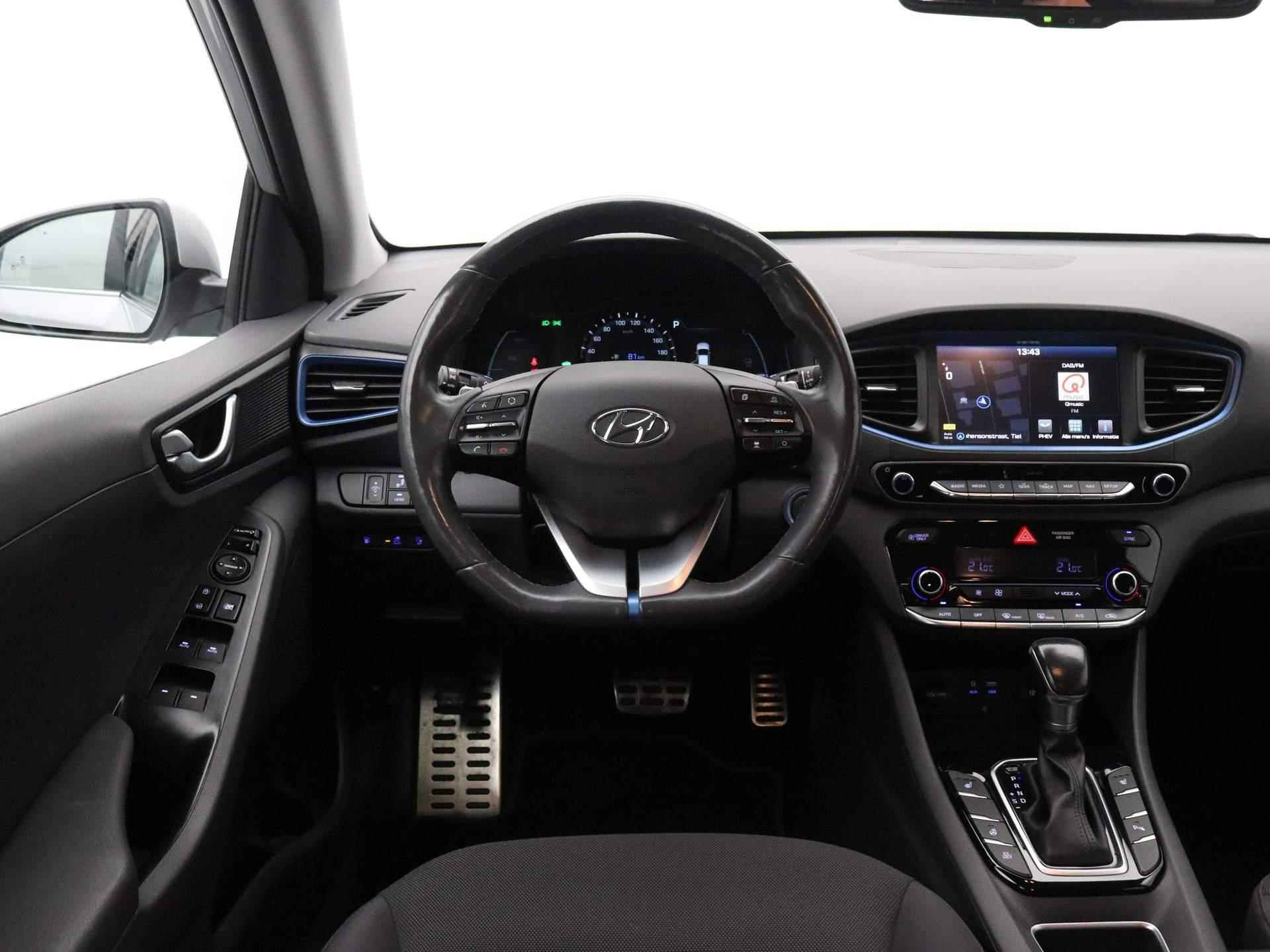 Hyundai IONIQ 1.6 GDi PHEV Comfort - Plus Automaat / Plugin Hybride / Navigatie / Android Auto/Apple Carplay / Cruise Control Adaptief / Climate Control / Draadloze Telefoonlader / Krell Audiosysteem / Stoelverwarming / Stuurverwarming / DAB - 3/79
